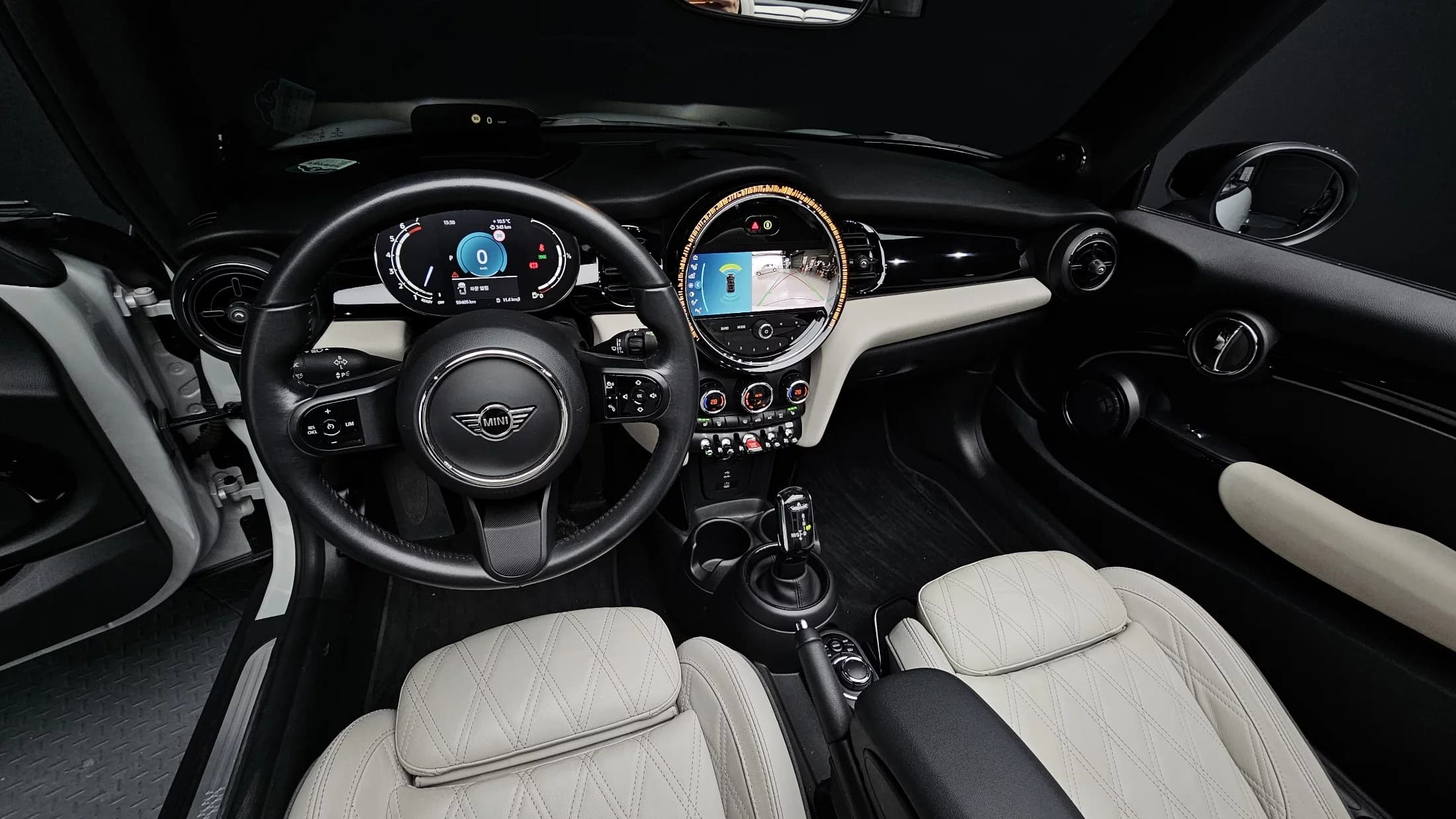 MINI Cooper Convertible Classic Third Generation, 2022 г. 59552 км. — фото 7
