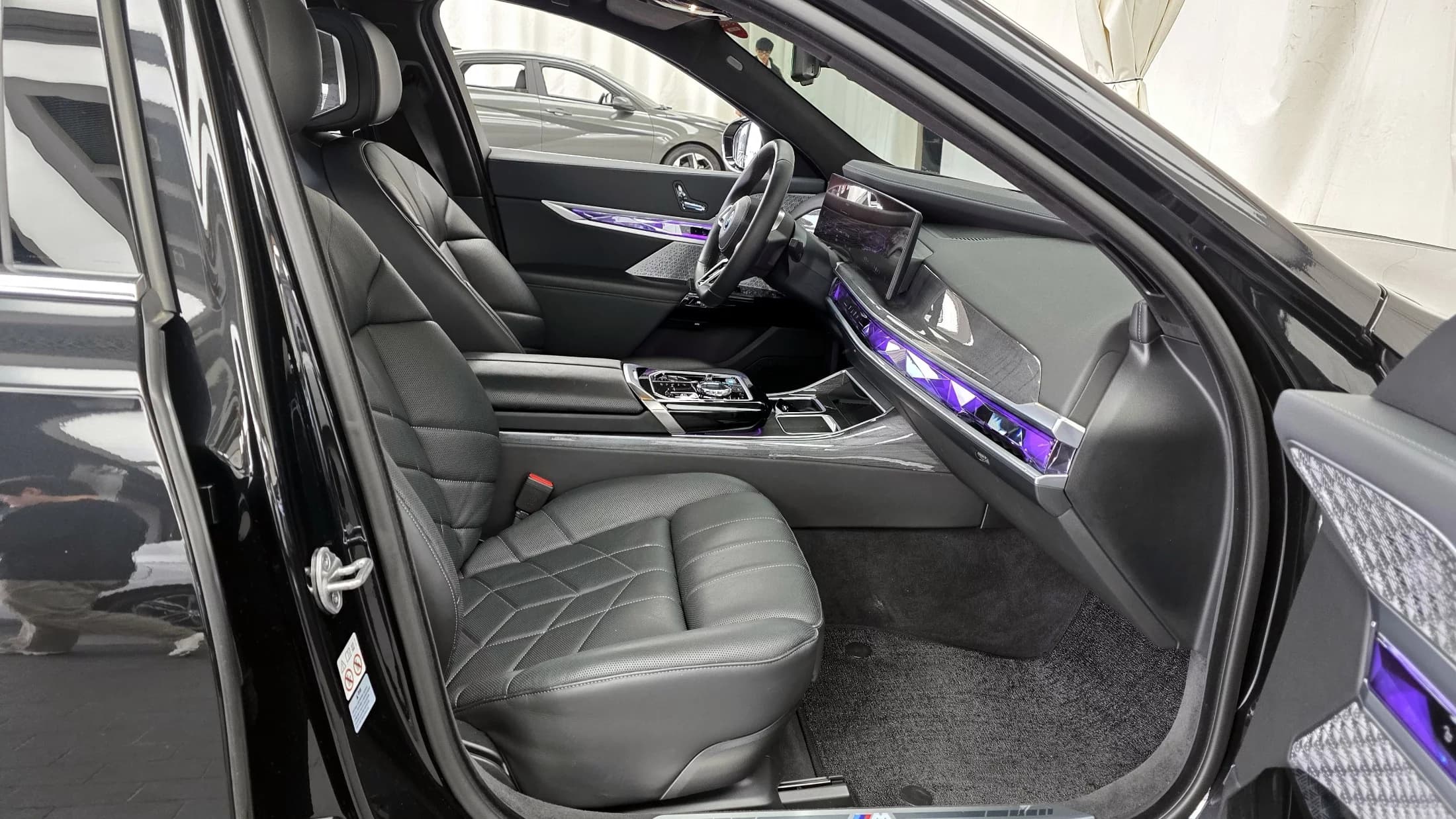 BMW i7 xDrive 60 M sport, электромобиль, 2023 г. 36466 км. — фото 11