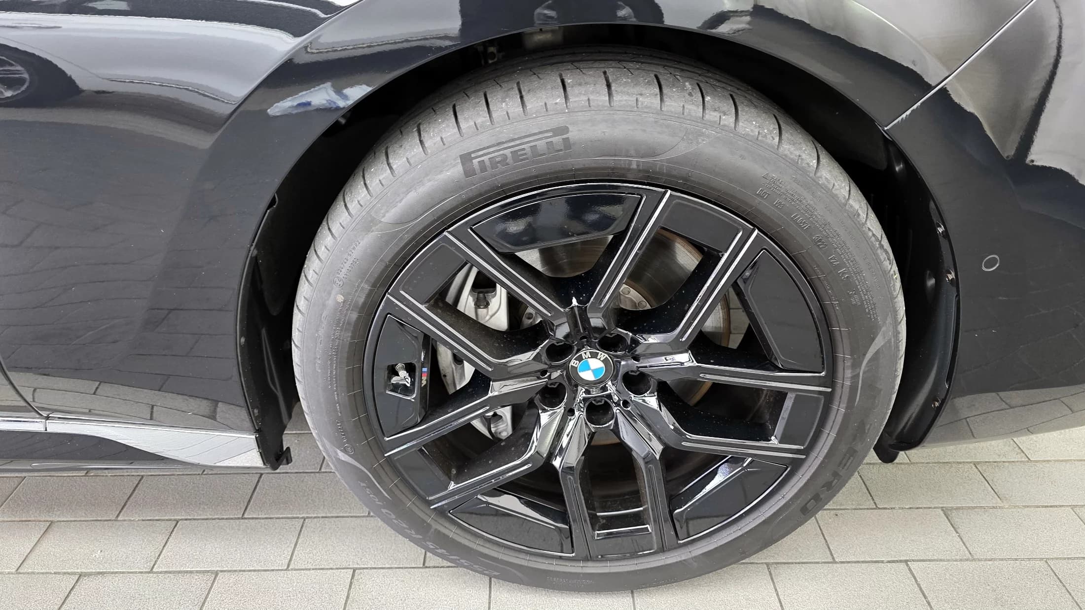 BMW i7 xDrive 60 M sport, электромобиль, 2023 г. 36466 км. — фото 5
