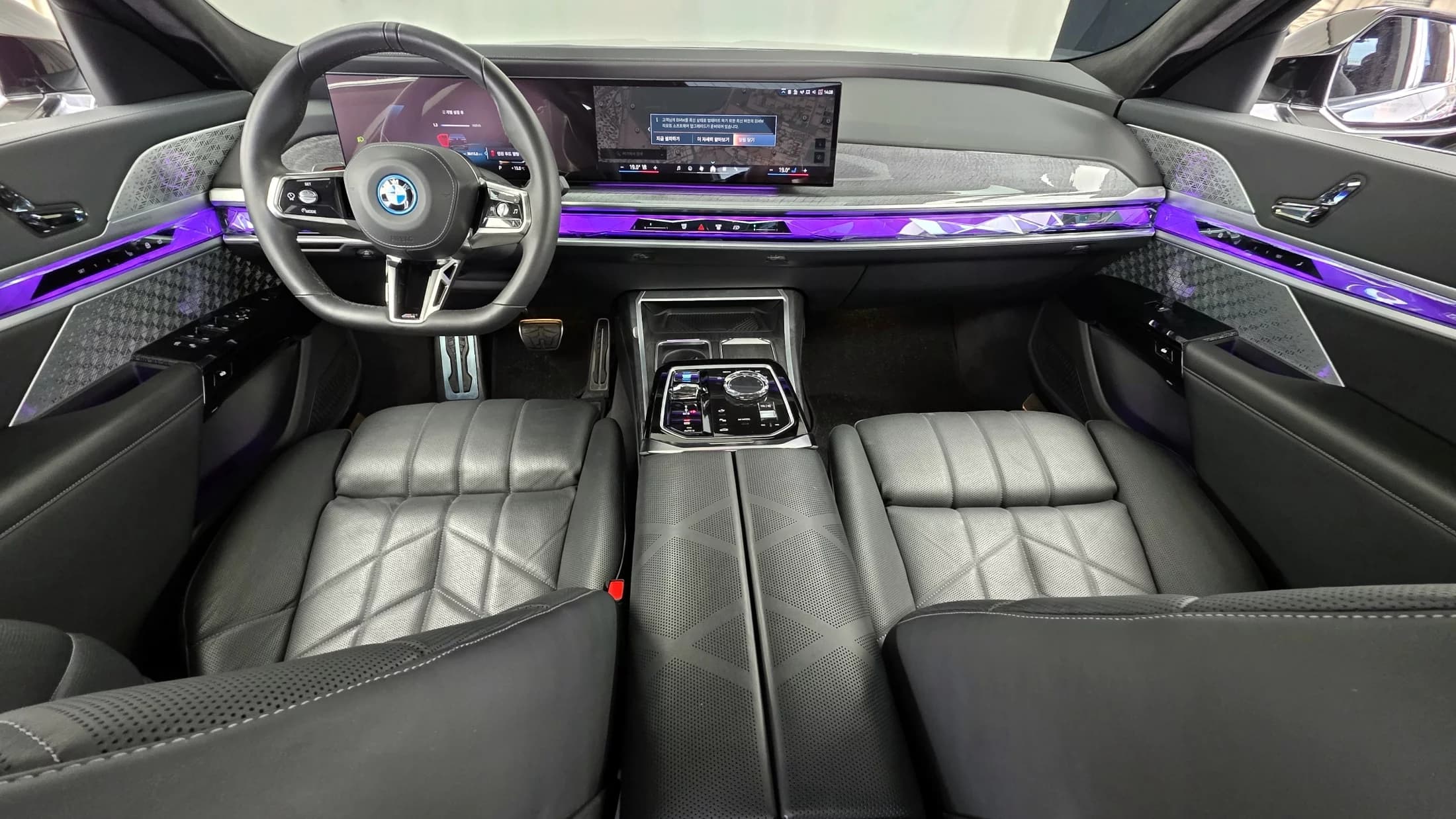BMW i7 xDrive 60 M sport, электромобиль, 2023 г. 36466 км. — фото 7