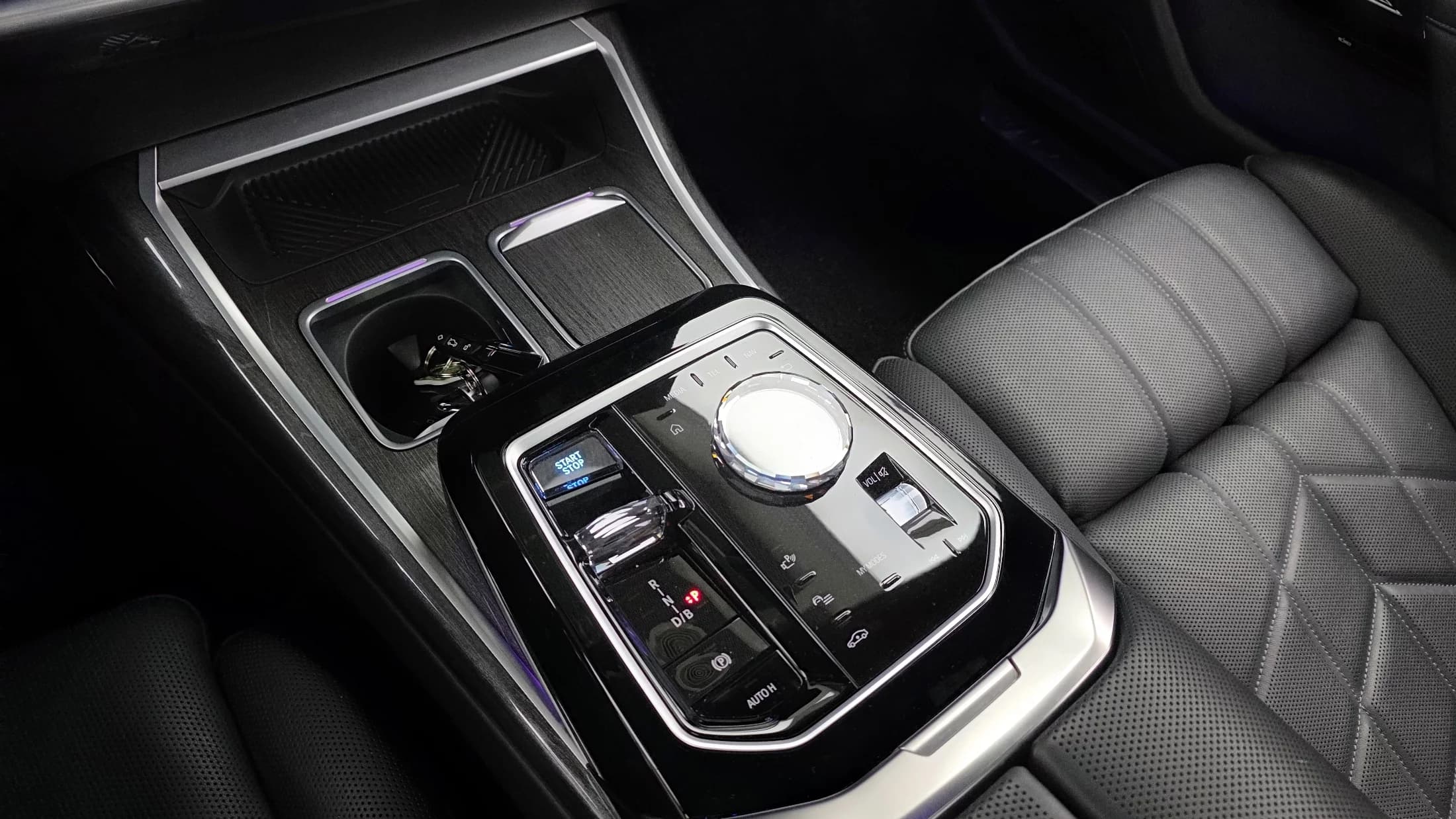 BMW i7 xDrive 60 M sport, электромобиль, 2023 г. 36466 км. — фото 9