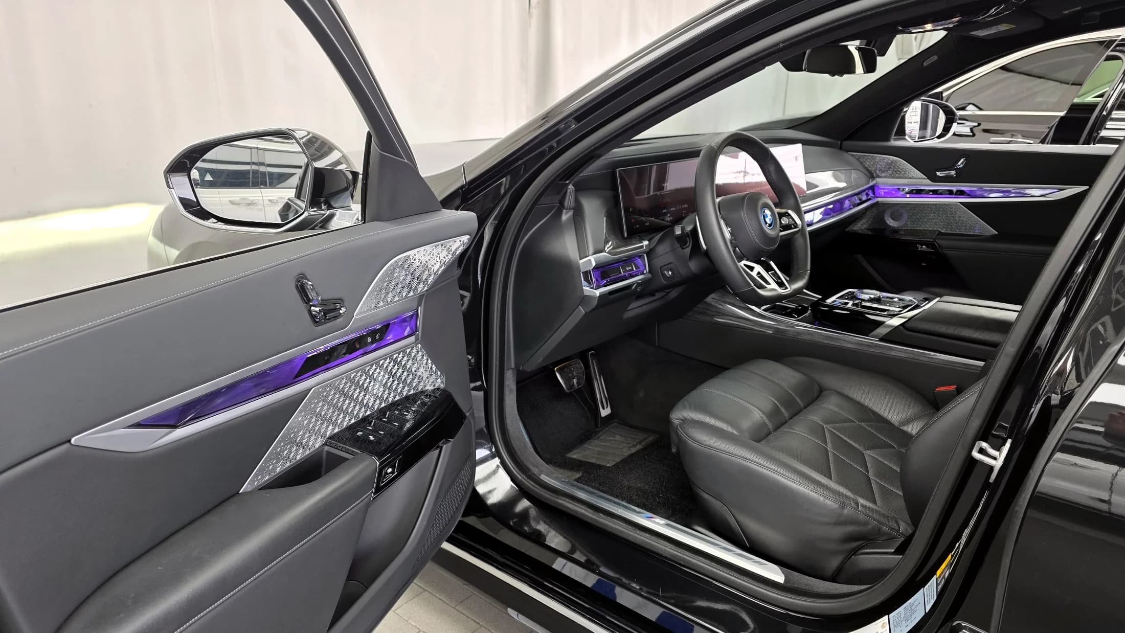 BMW i7 xDrive 60 M sport, электромобиль, 2023 г. 36466 км. — фото 10