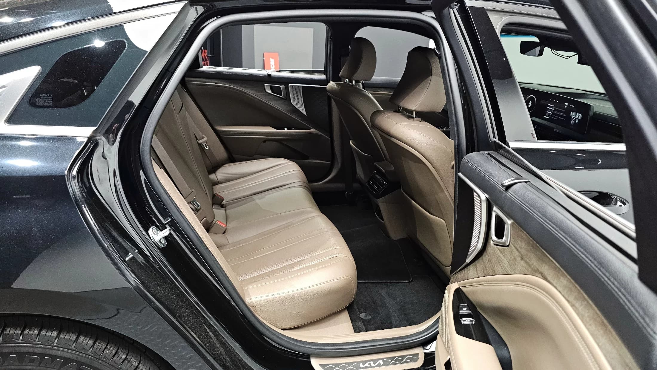 Kia K8 2.5 Gasoline 2WD Noblesse, 2021 г. 96371 км. — фото 12