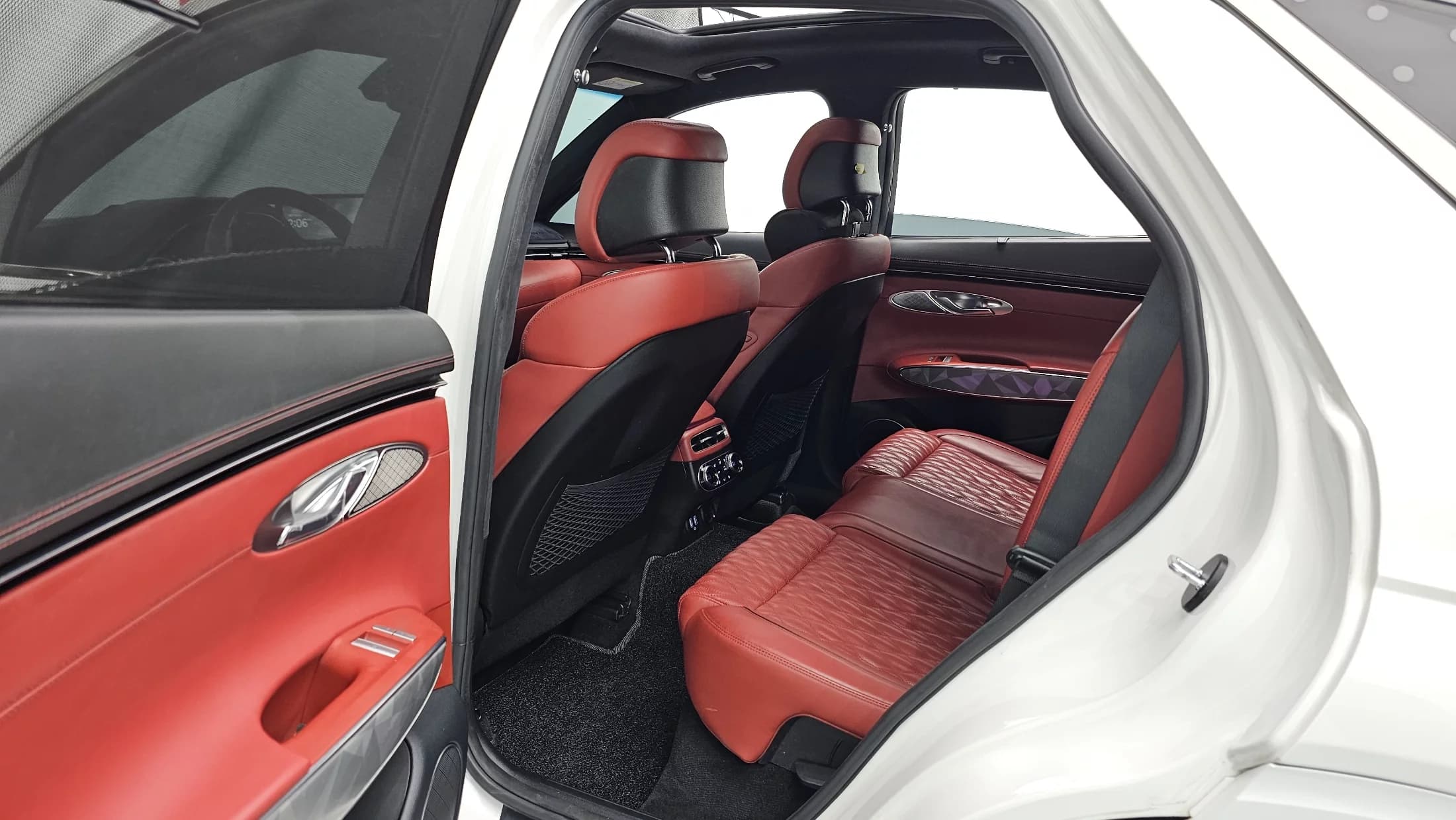 Genesis GV70 3.5T Gasoline AWD, 2022 г. 77035 км. — фото 12