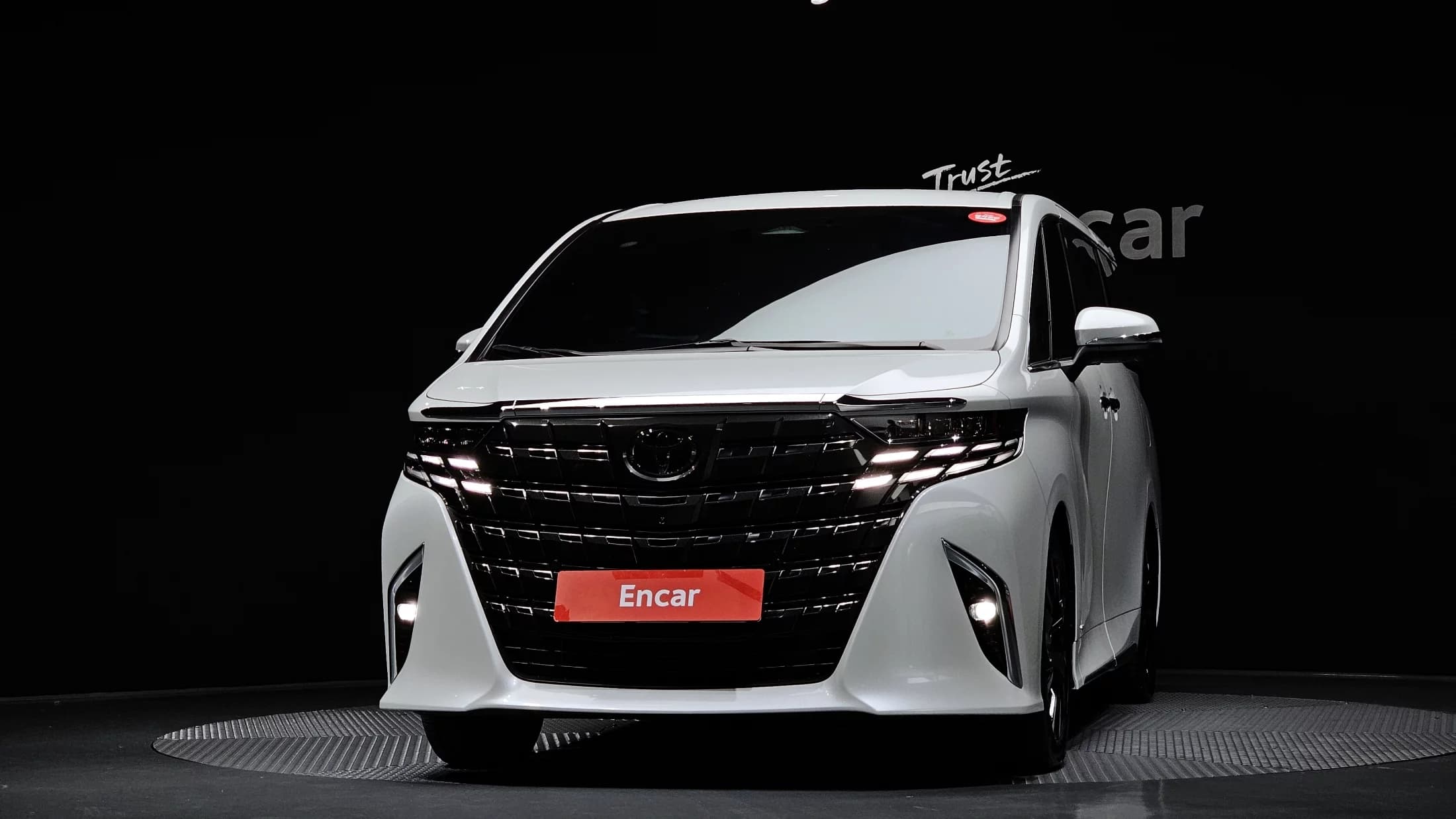 Toyota ALPHARD AWD, гибрид, 2024 г. 12674 км. — фото 3
