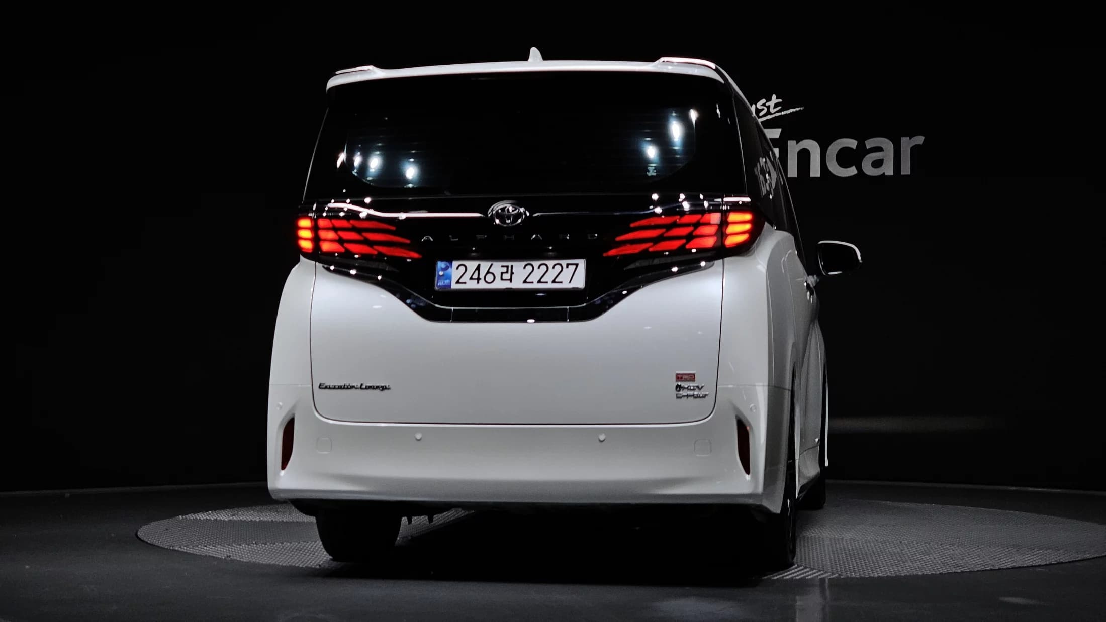 Toyota ALPHARD AWD, гибрид, 2024 г. 12674 км. — фото 4