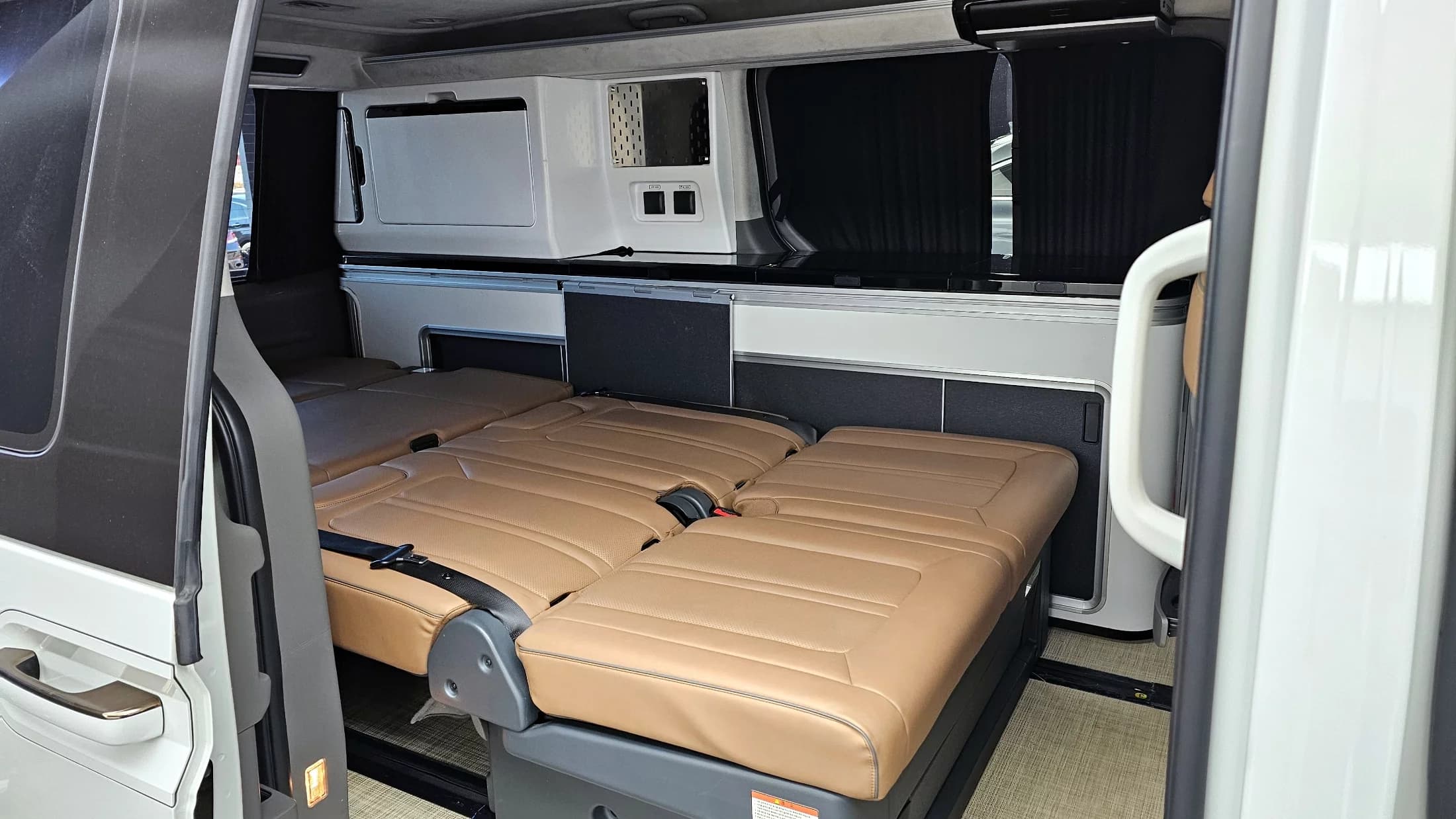 Hyundai Staria 2WD Camping Car Prestige Camper 4Seater, 2024 г. 23583 км. — фото 12