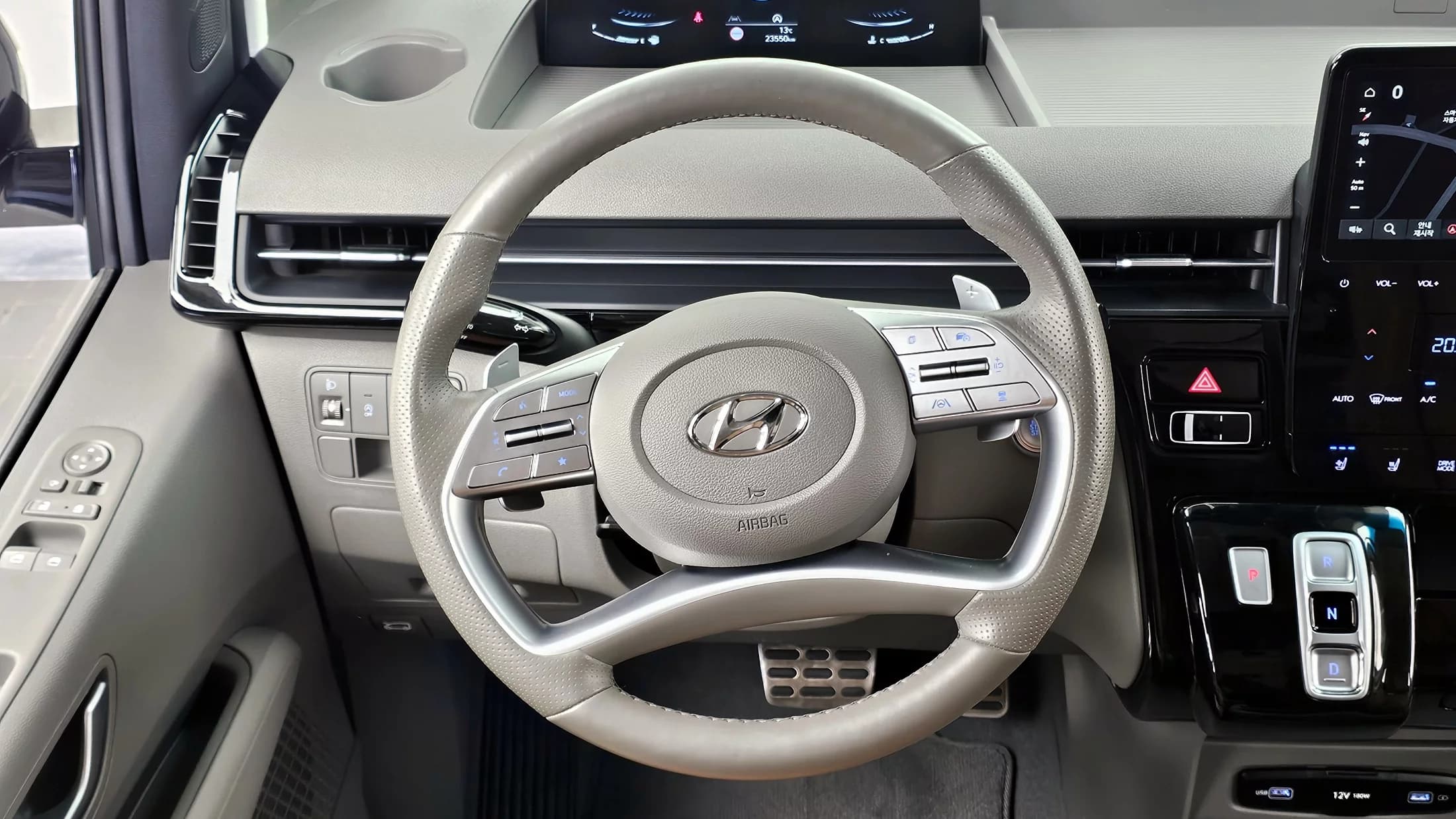 Hyundai Staria 2WD Camping Car Prestige Camper 4Seater, 2024 г. 23583 км. — фото 13