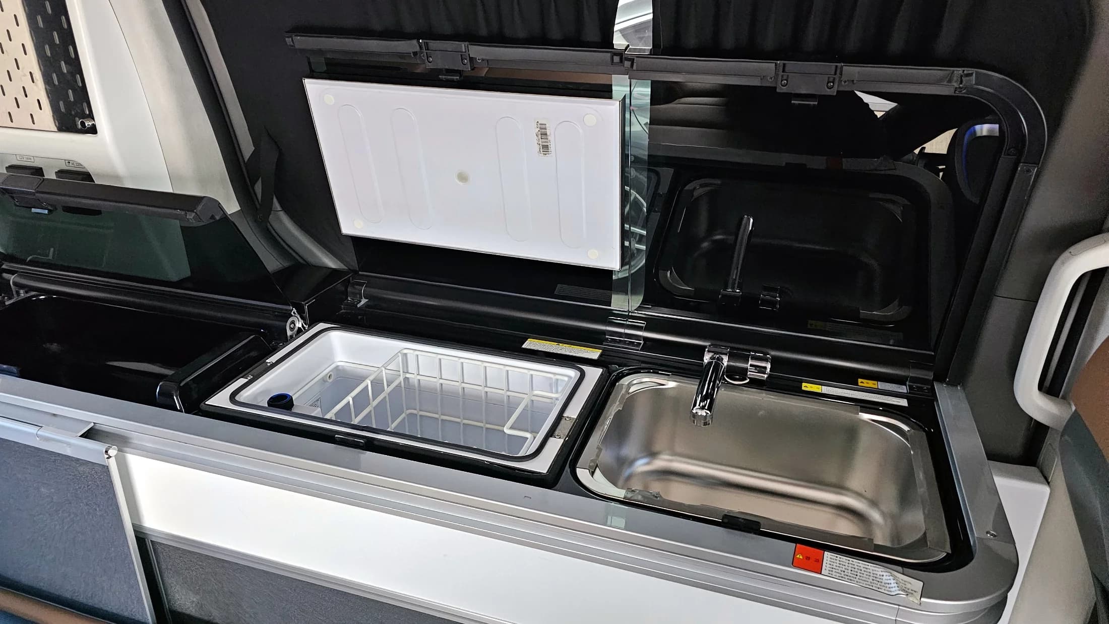 Hyundai Staria 2WD Camping Car Prestige Camper 4Seater, 2024 г. 23583 км. — фото 18