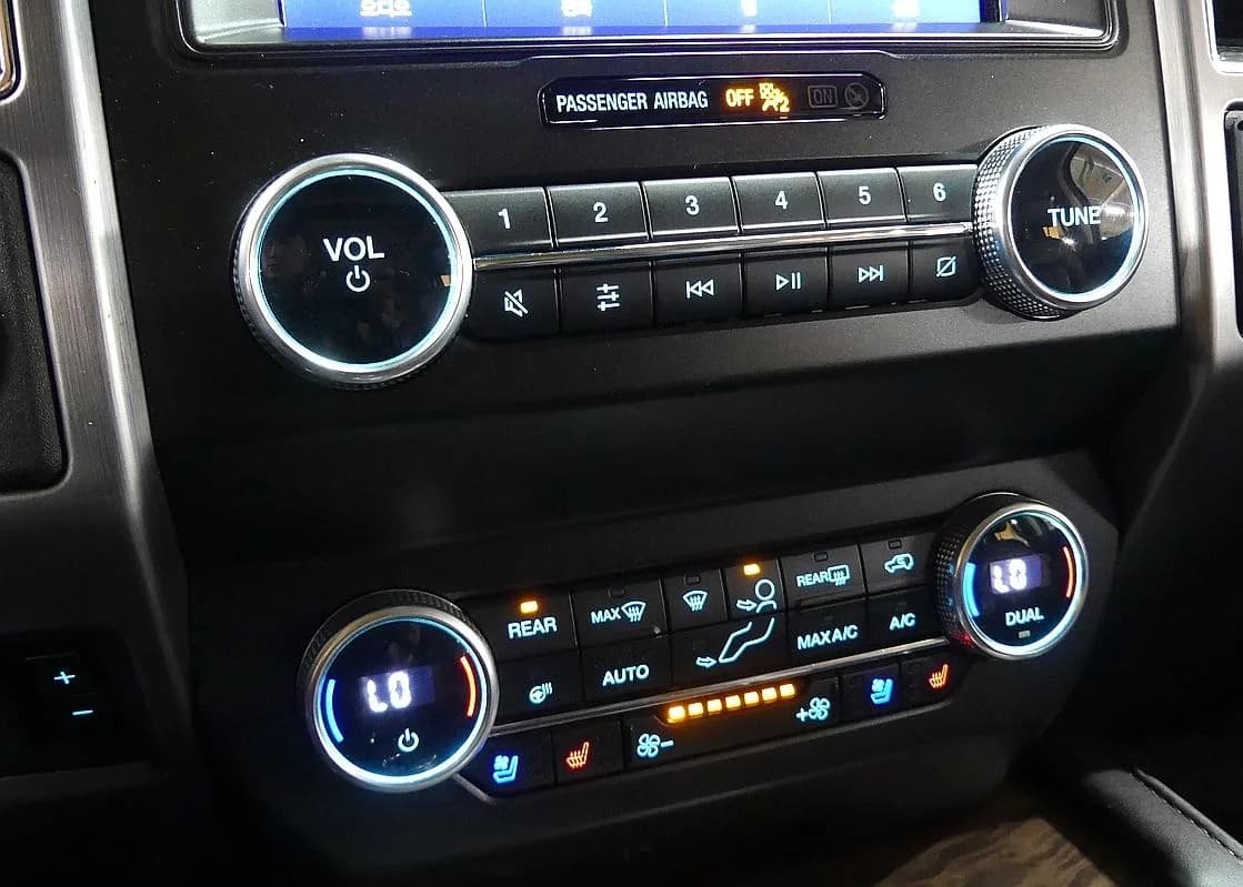 Ford EXPEDITION Platinum 4WD 7Seater, 2021 г. 47078 км. — фото 14