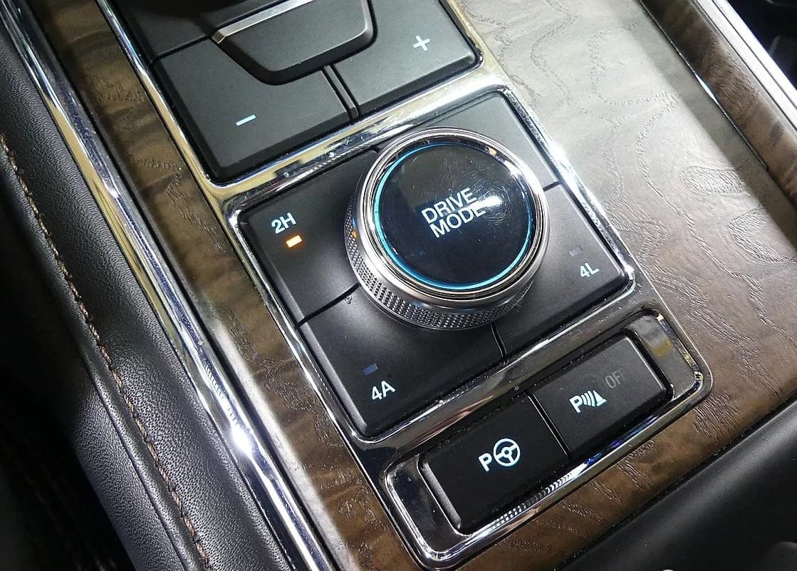 Ford EXPEDITION Platinum 4WD 7Seater, 2021 г. 47078 км. — фото 15