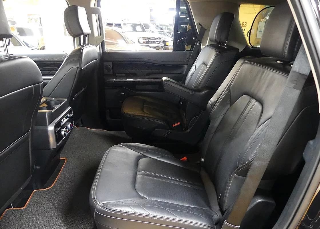 Ford EXPEDITION Platinum 4WD 7Seater, 2021 г. 47078 км. — фото 17