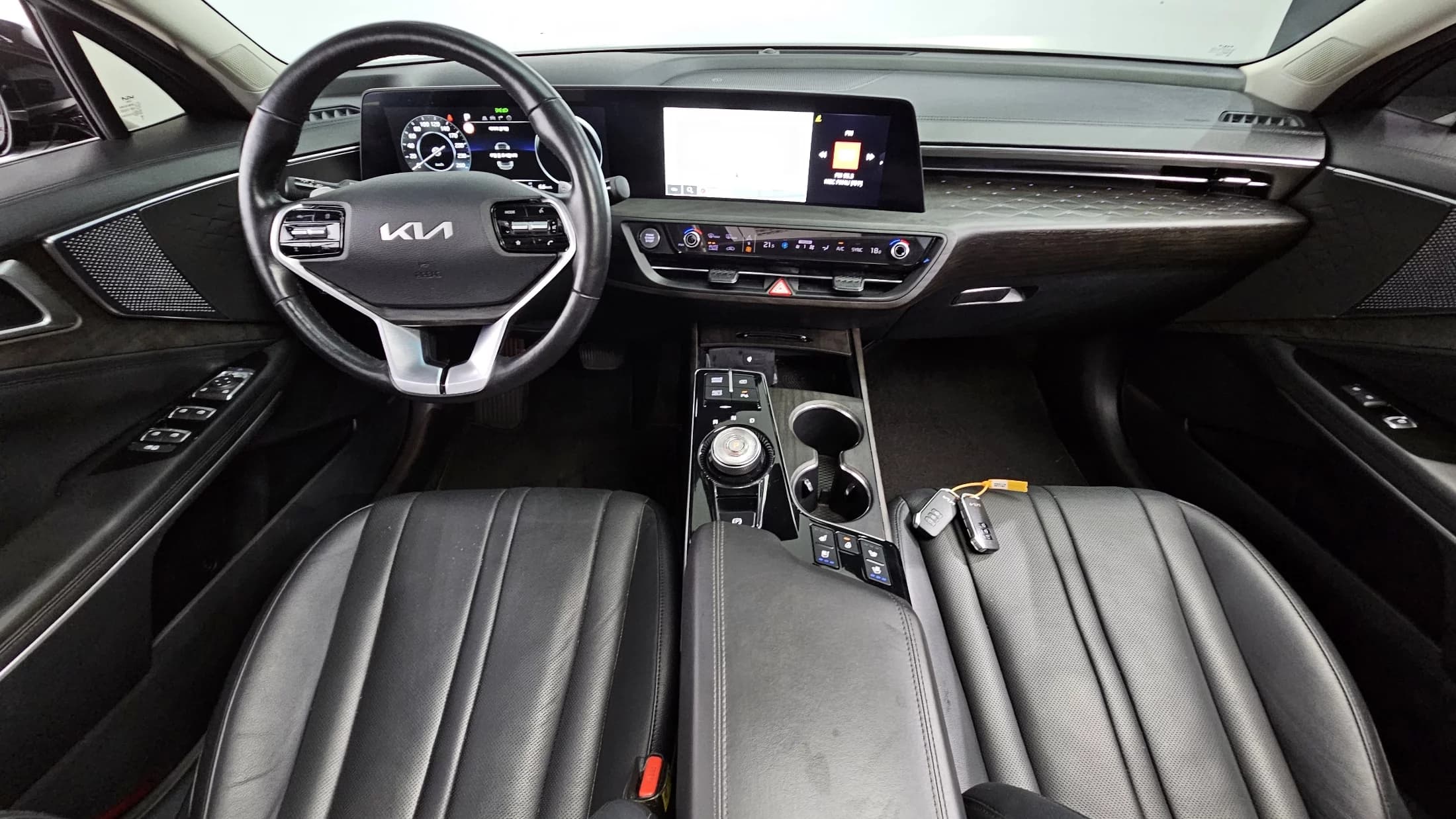 Kia K8 2.5 Gasoline 2WD Noblesse, 2022 г. 95320 км. — фото 7