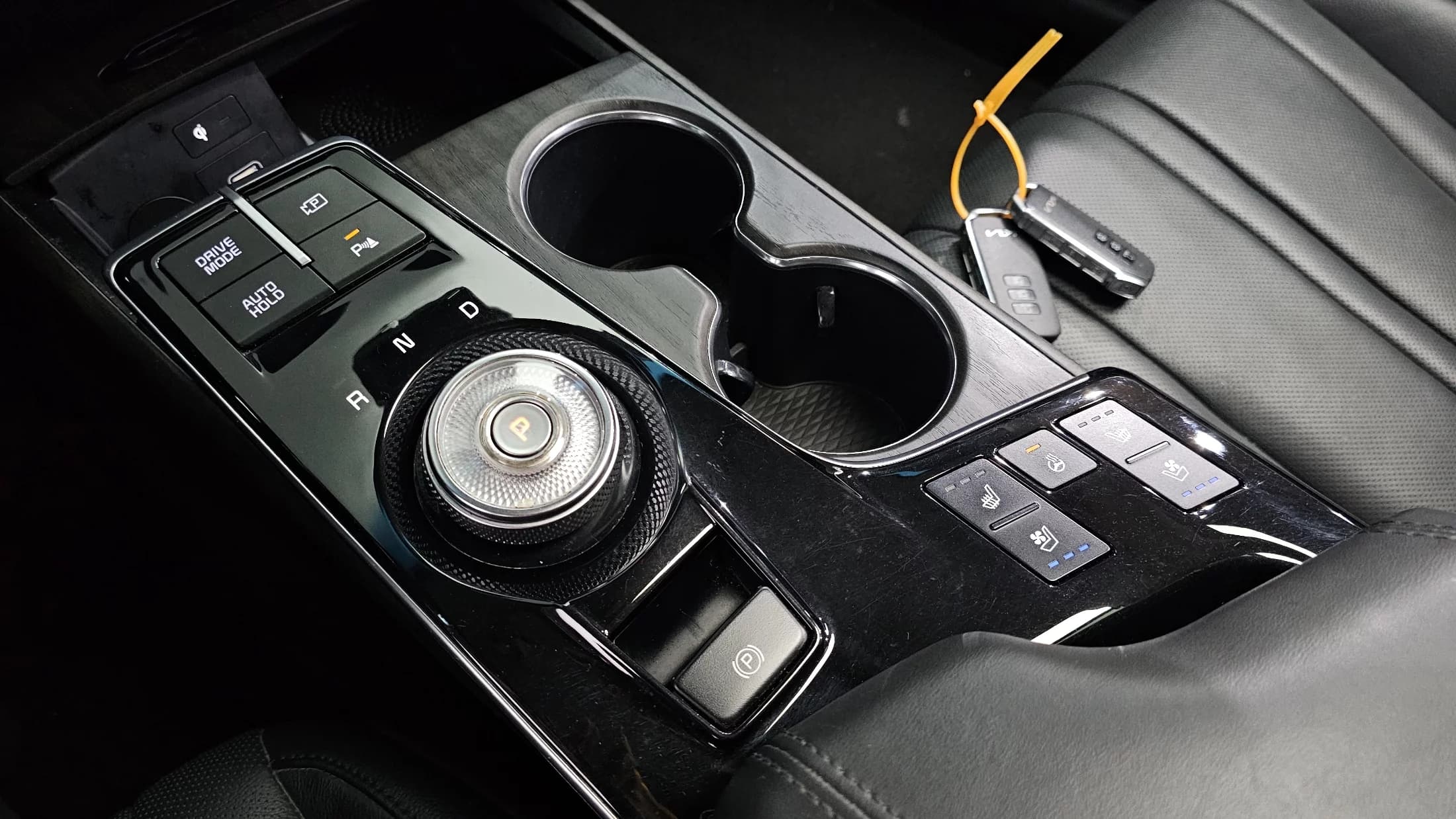 Kia K8 2.5 Gasoline 2WD Noblesse, 2022 г. 95320 км. — фото 9