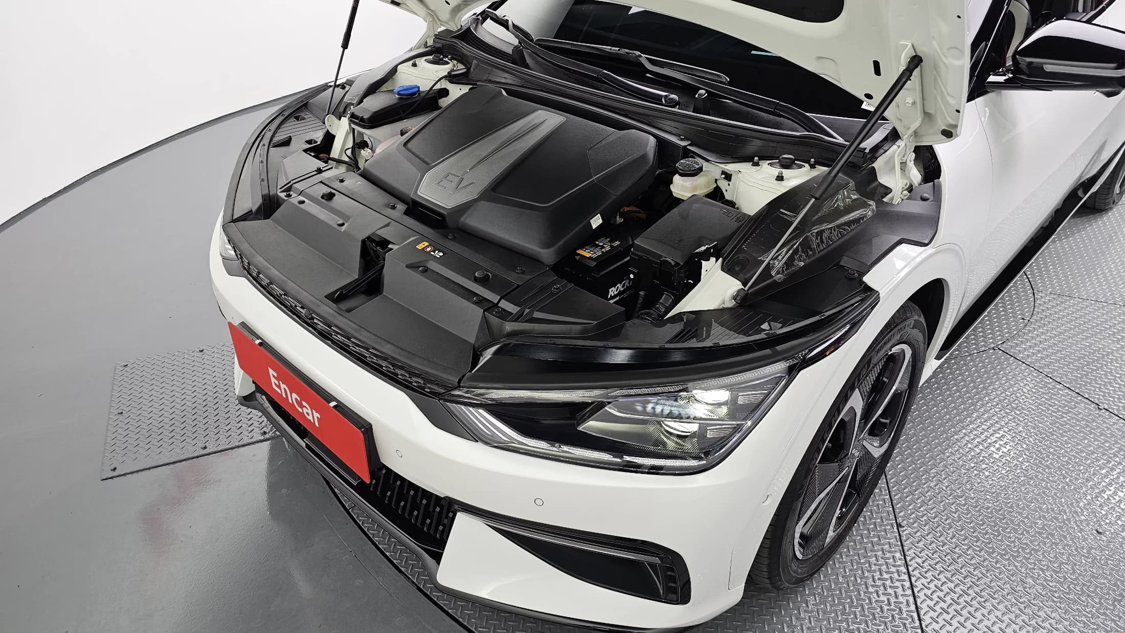 Kia EV6 Long Range 4WD GT Line, электромобиль, 2022 г. 36493 км. — фото 6