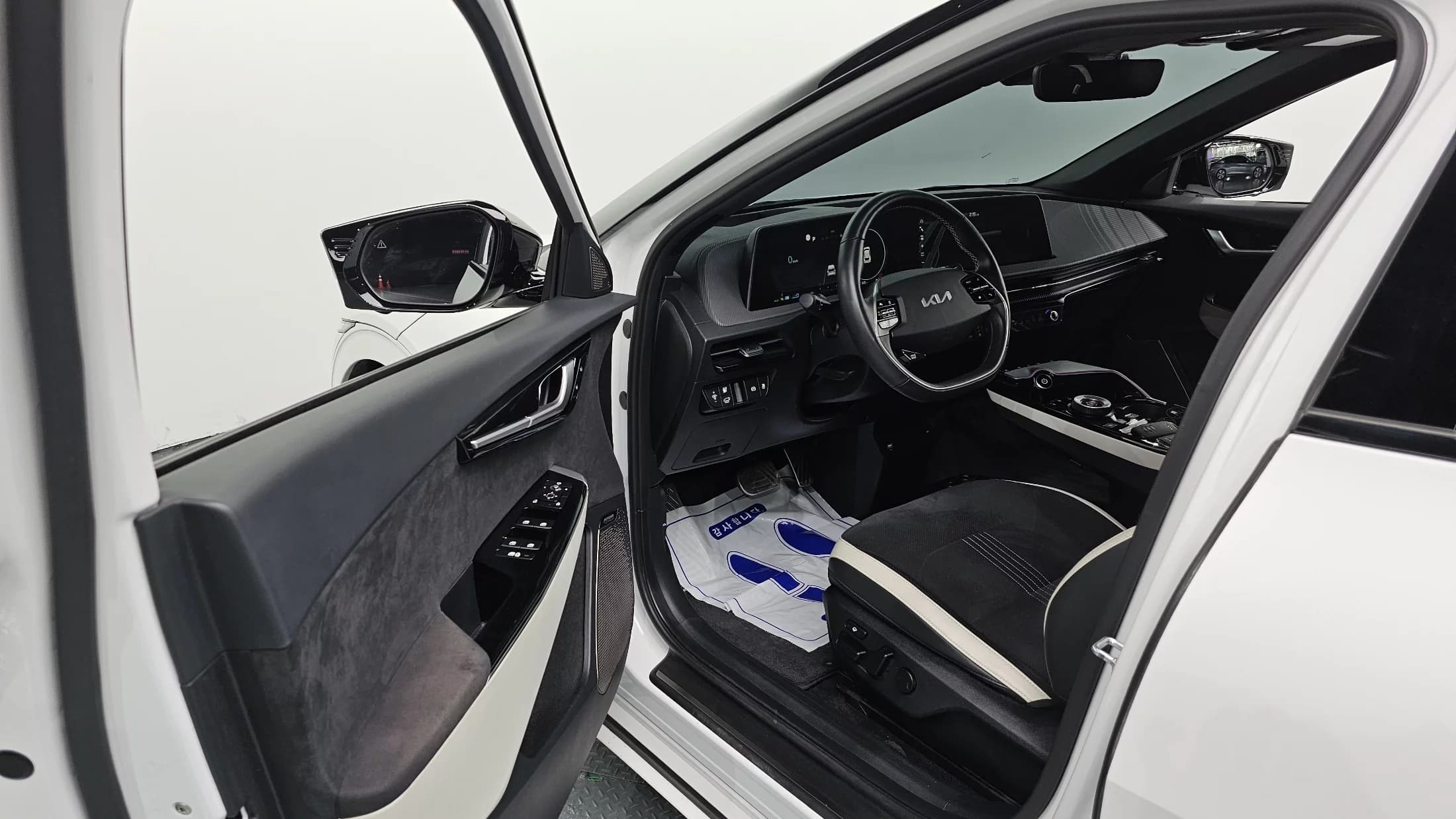 Kia EV6 Long Range 4WD GT Line, электромобиль, 2022 г. 36493 км. — фото 10