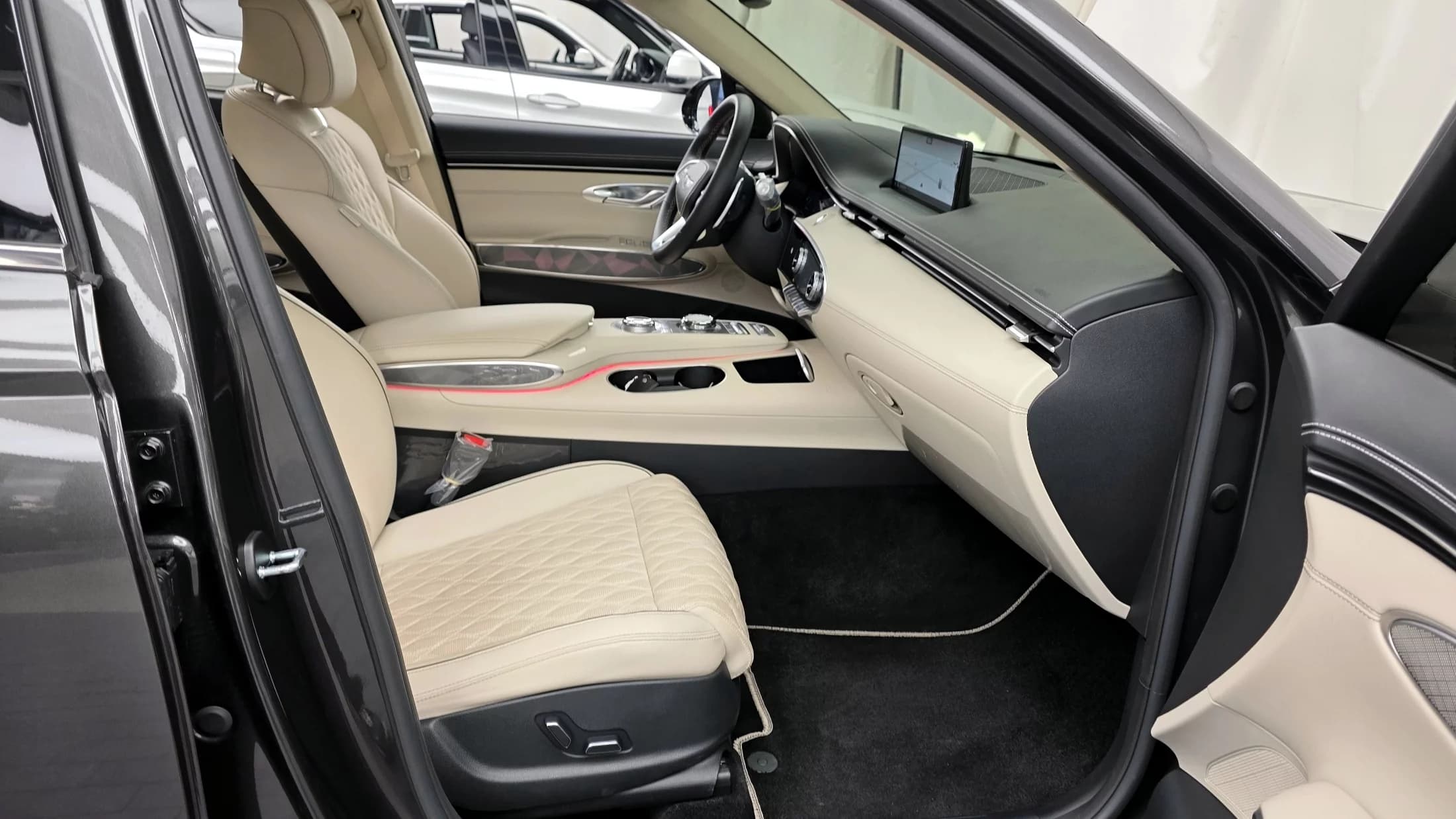 Genesis GV70 2.5T Gasoline AWD, 2023 г. 23910 км. — фото 11
