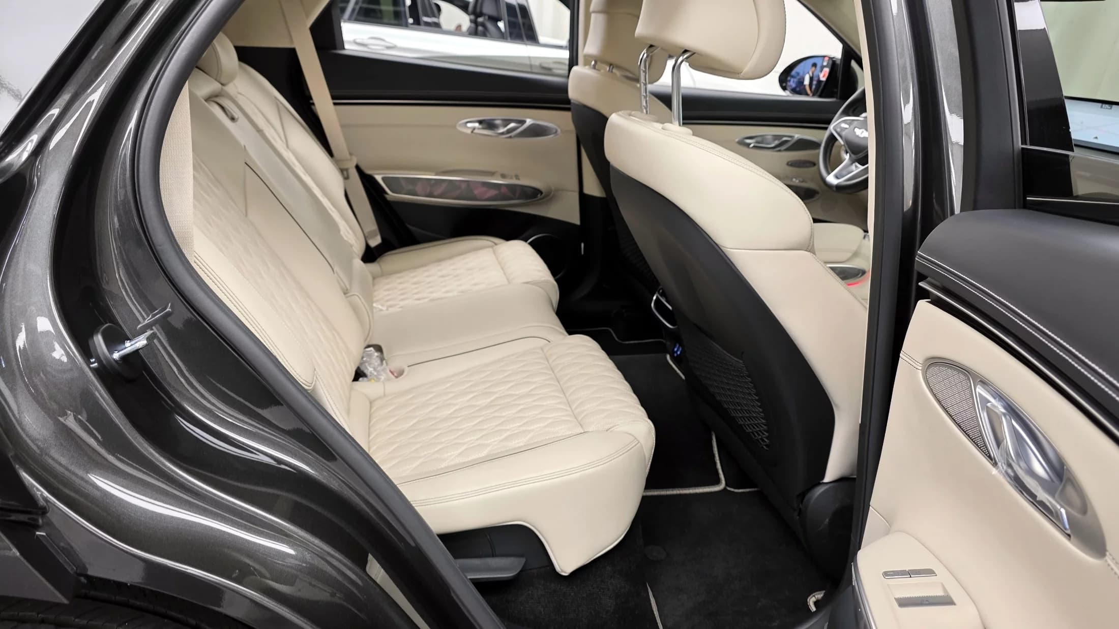 Genesis GV70 2.5T Gasoline AWD, 2023 г. 23910 км. — фото 12