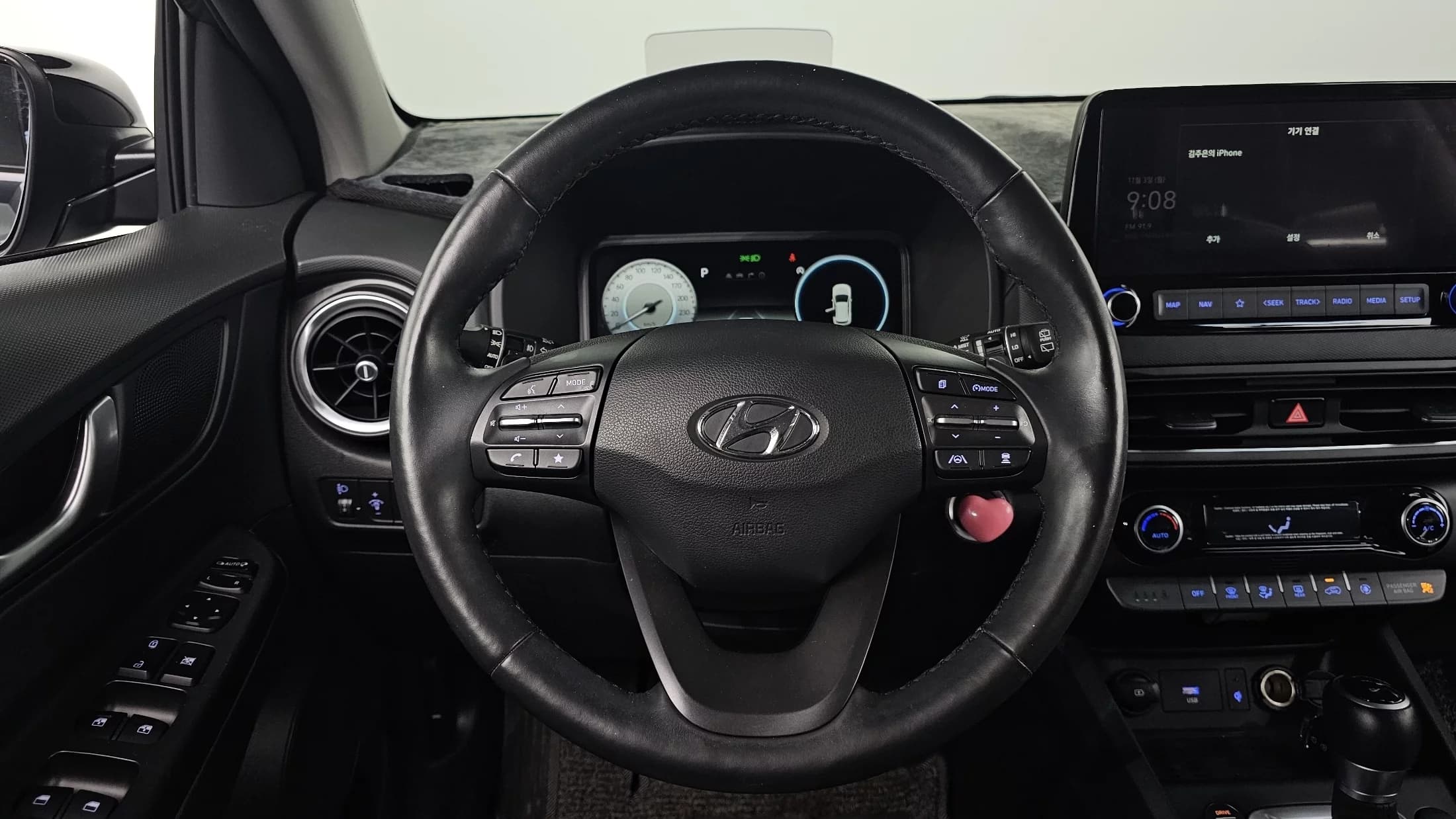 Hyundai Kona Gasoline 1.6 Turbo 2WD Inspiration, 2021 г. 32064 км. — фото 13