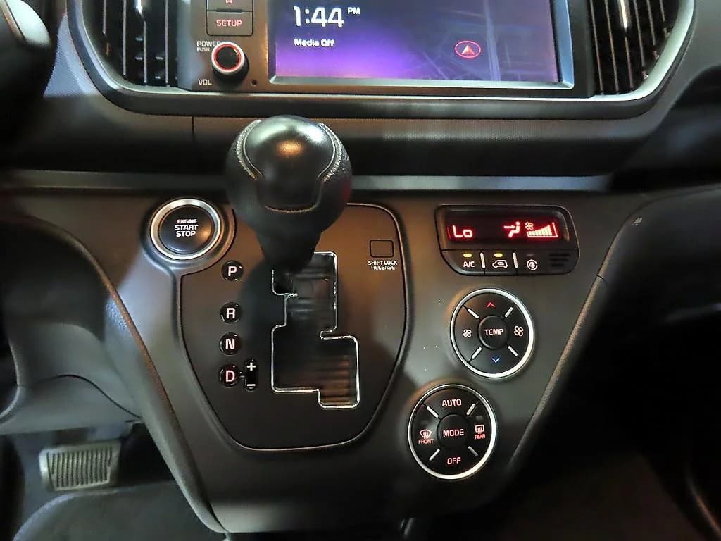 Kia RAY Van 2-Seater Prestige Special, 2022 г. 33751 км. — фото 13