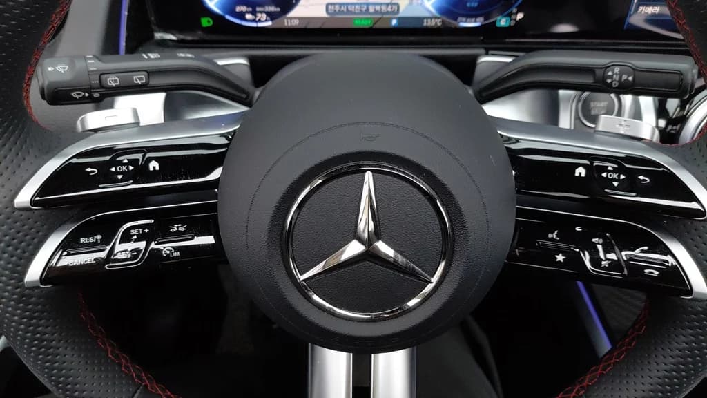 Mercedes-Benz EQB EQB300 4MATIC AMG Line, электромобиль, 2024 г. 8007 км. — фото 13