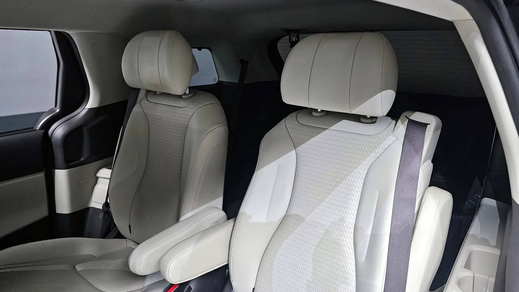 Kia Carnival Gasoline 7-Seater Signature, 2022 г. 61341 км. — фото 13