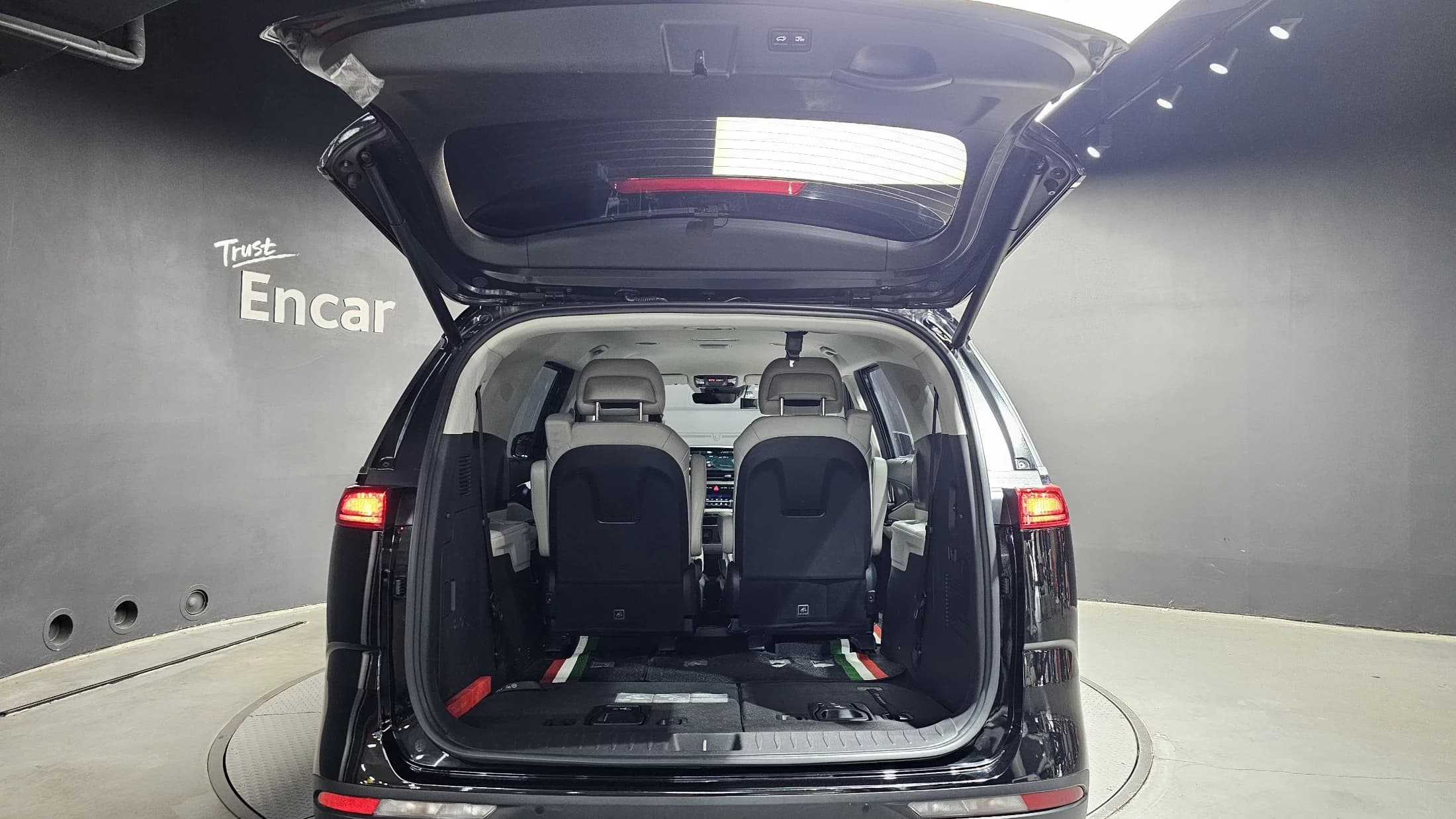 Kia Carnival Gasoline 7-Seater Signature, 2022 г. 61341 км. — фото 20