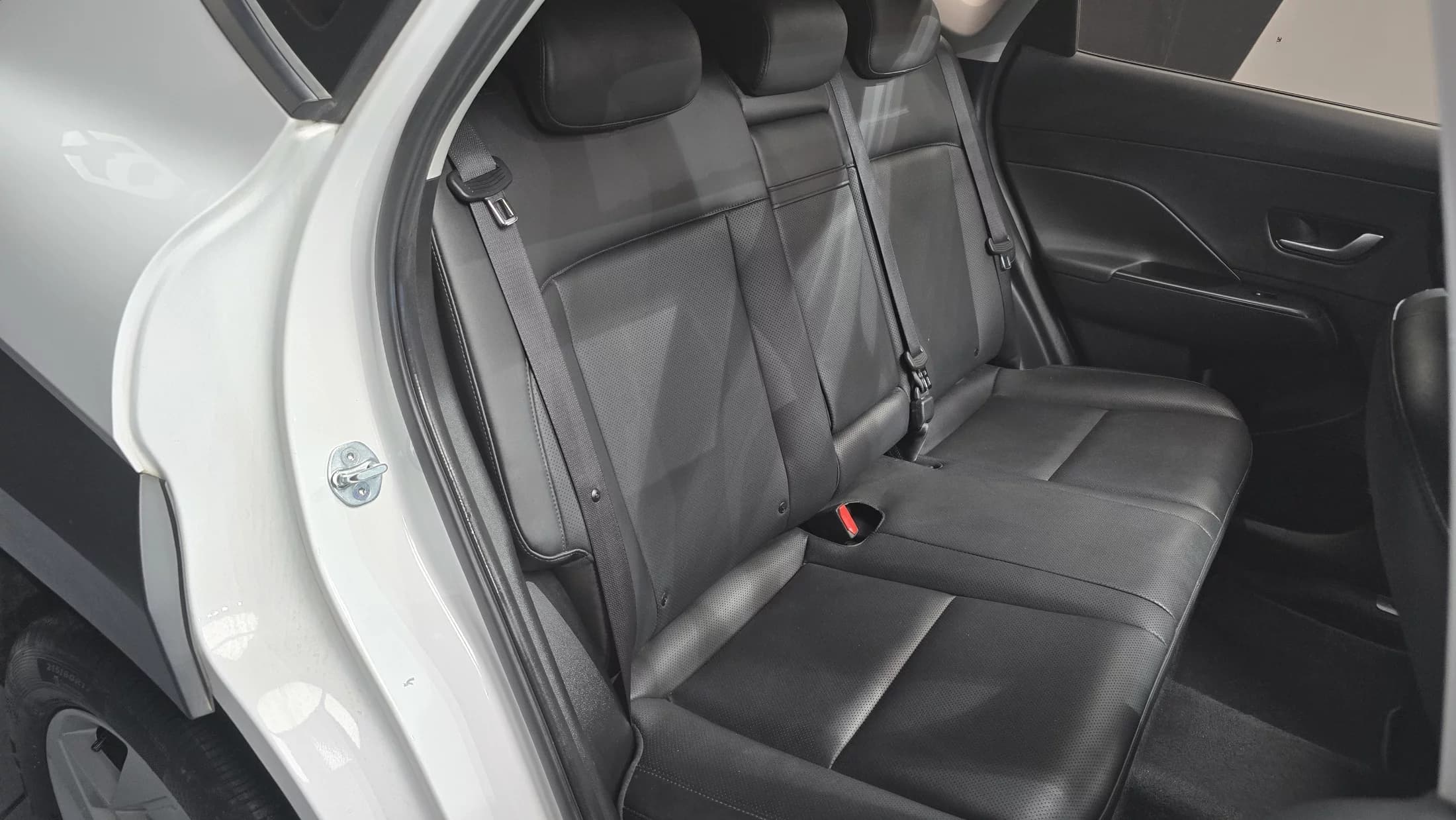 Hyundai Kona Gasoline 1.6 Turbo 2WD Premium, 2023 г. 64708 км. — фото 12