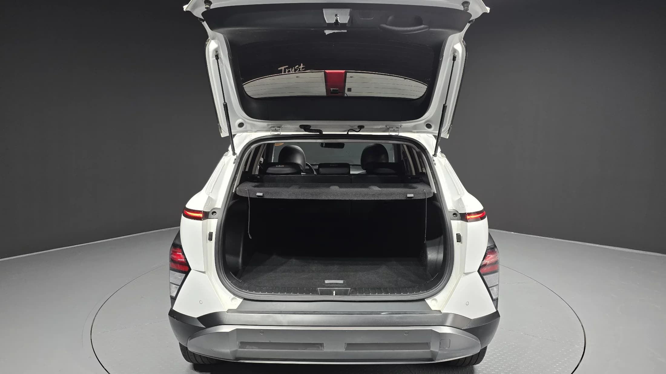 Hyundai Kona Gasoline 1.6 Turbo 2WD Premium, 2023 г. 64708 км. — фото 20