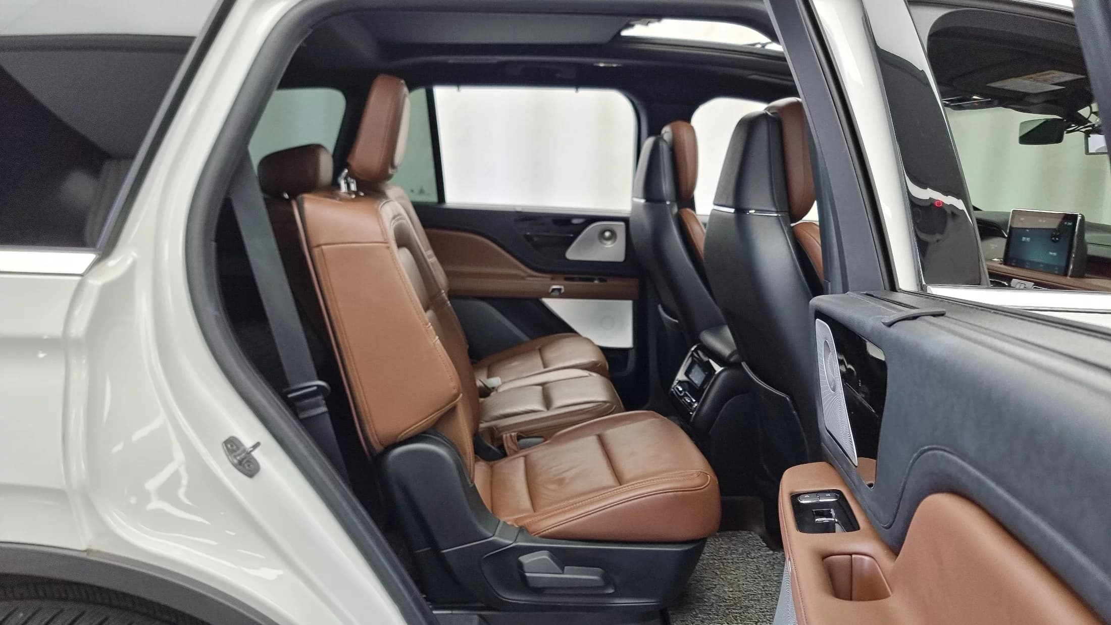 Lincoln AVIATOR 3.0 Reserve  AWD, 2023 г. 22891 км. — фото 12