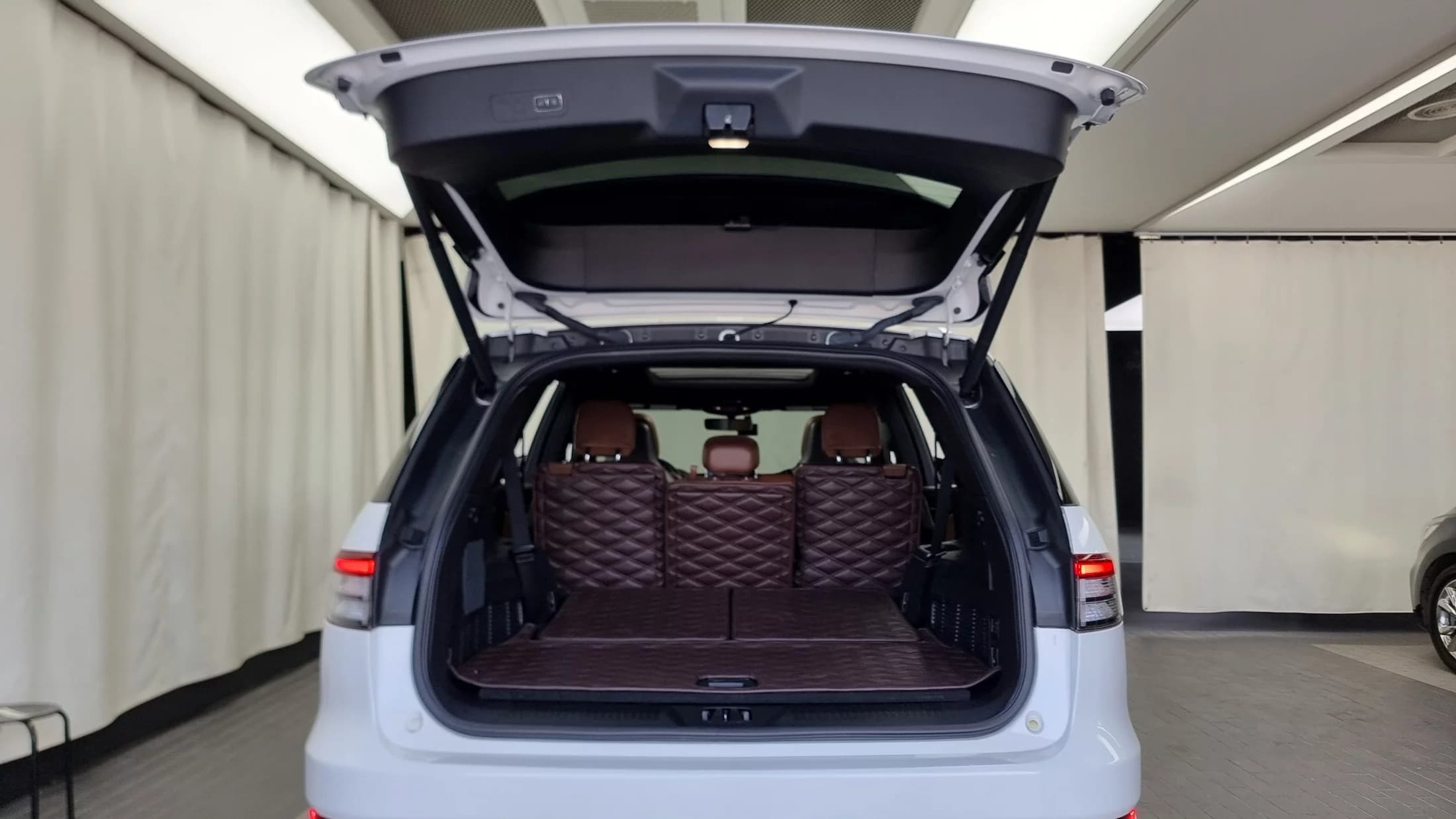 Lincoln AVIATOR 3.0 Reserve  AWD, 2023 г. 22891 км. — фото 20