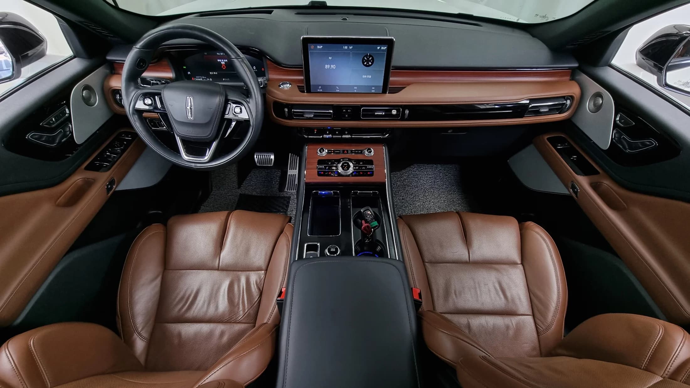 Lincoln AVIATOR 3.0 Reserve  AWD, 2023 г. 22891 км. — фото 7