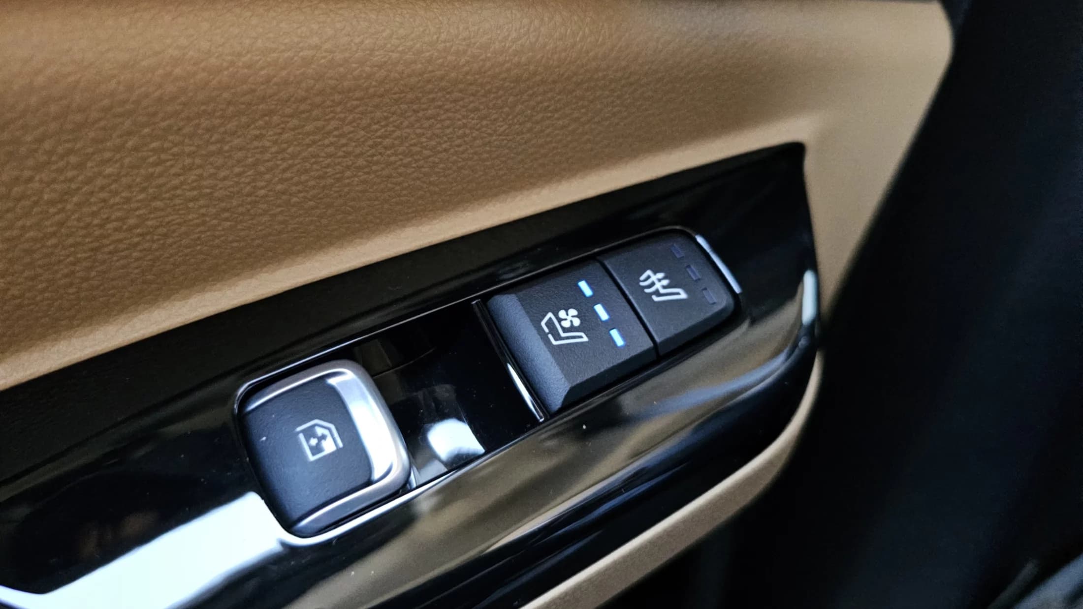 Kia Carnival Gasoline 7-Seater Signature, 2023 г. 28367 км. — фото 18