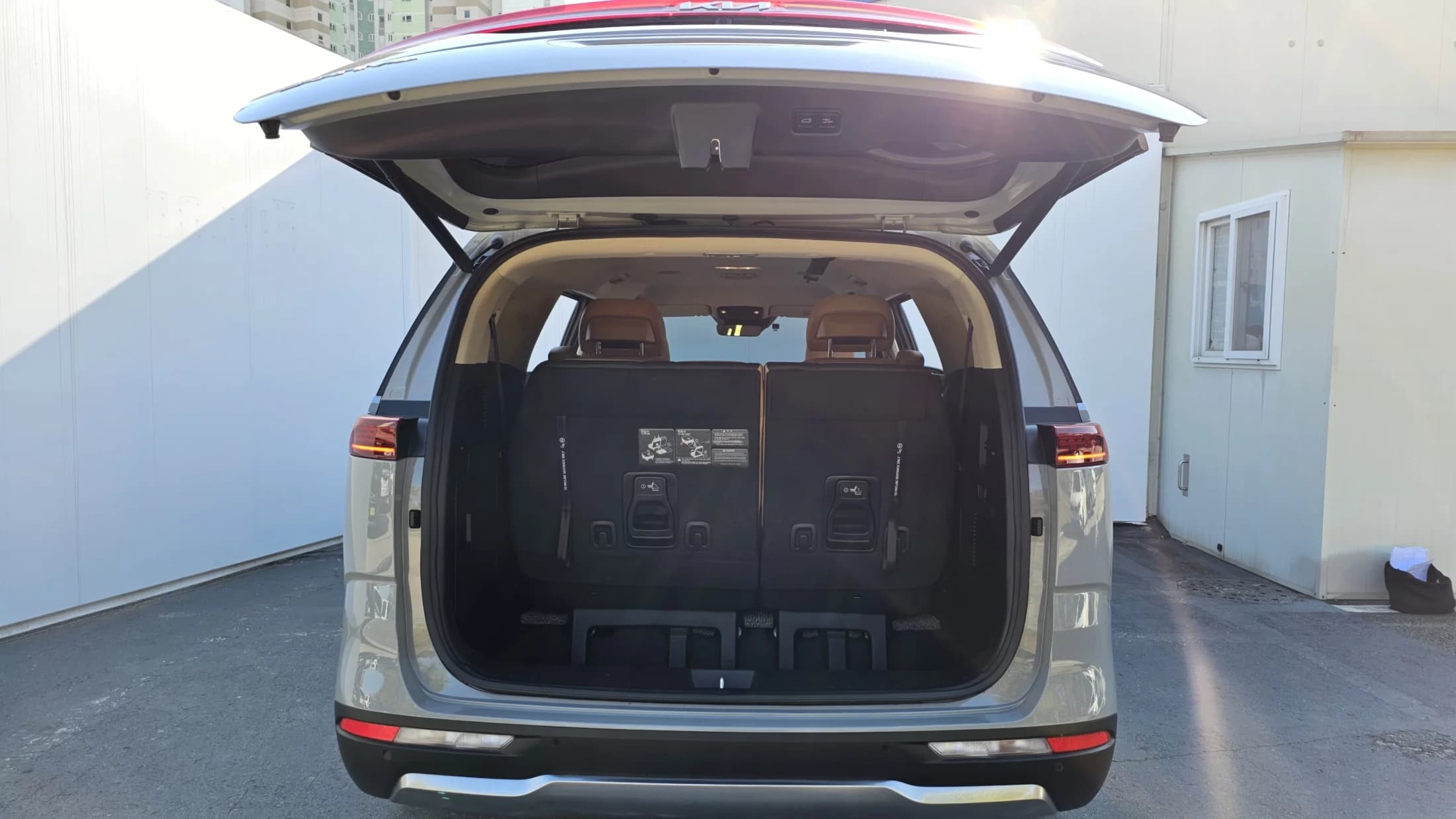 Kia Carnival Gasoline 7-Seater Signature, 2023 г. 28367 км. — фото 20