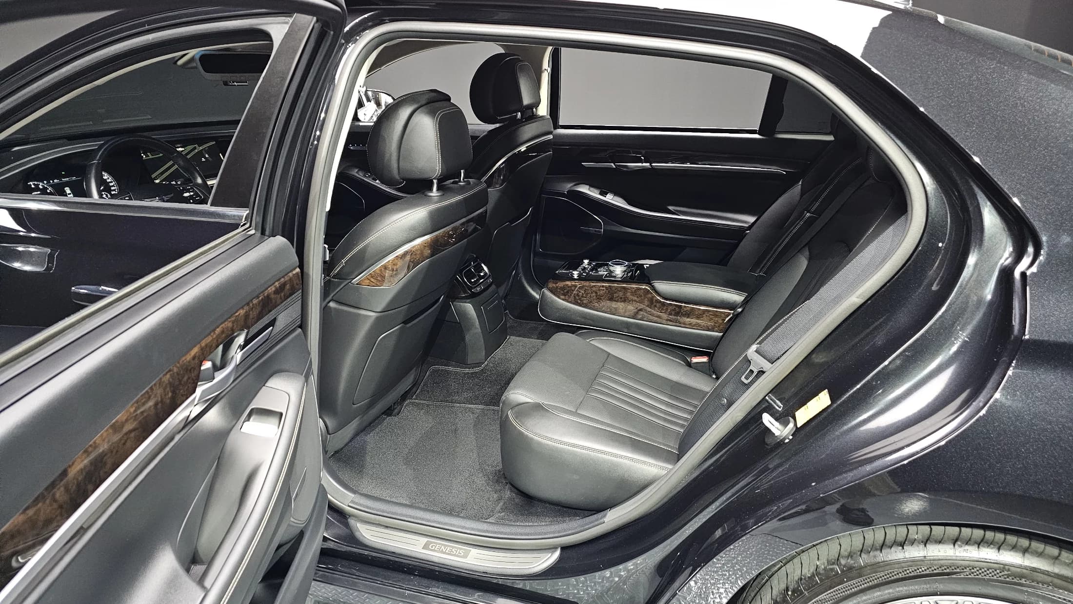 Genesis G90 3.8 AWD Premium Luxury, 2021 г. 78077 км. — фото 11