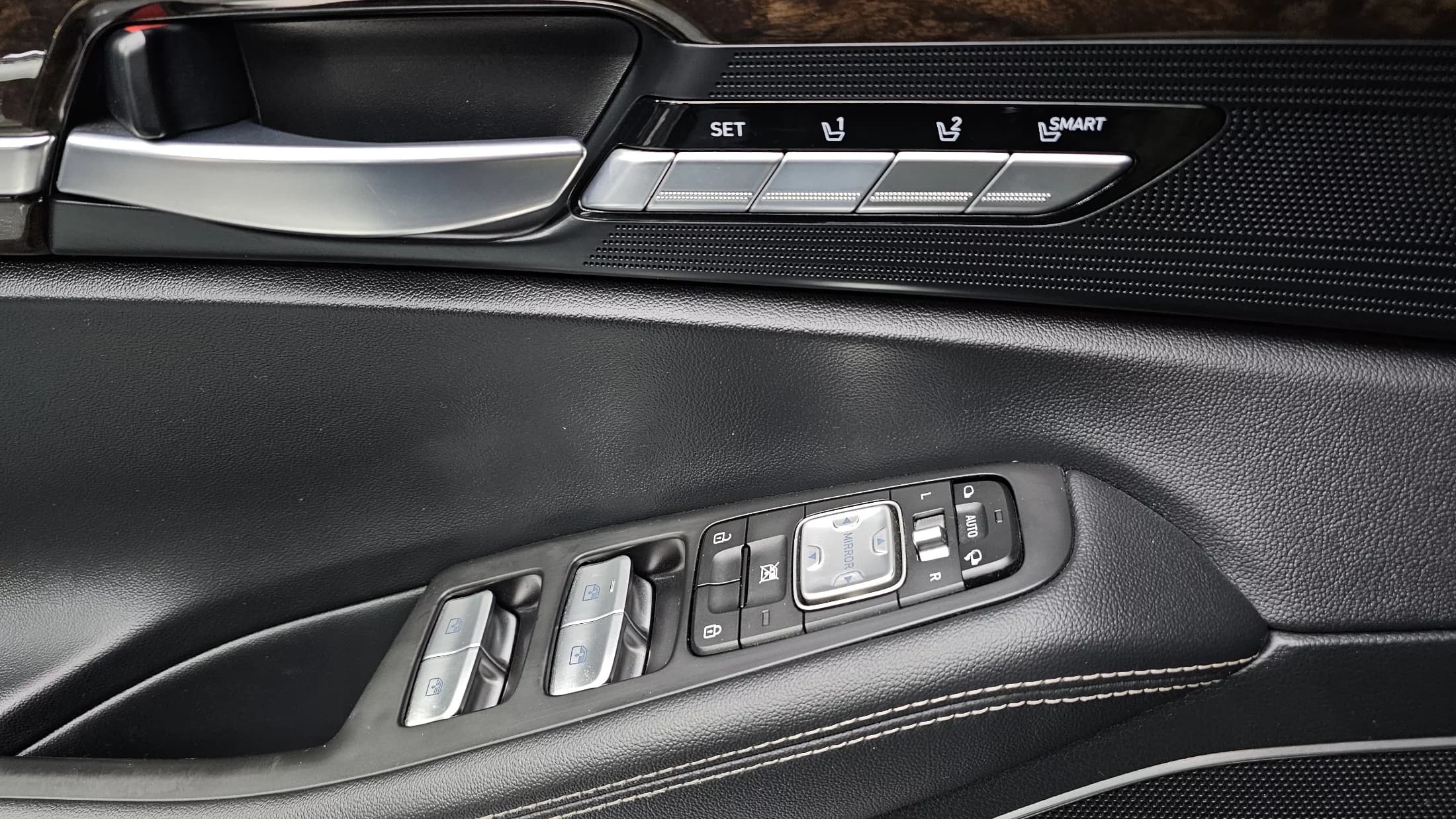Genesis G90 3.8 AWD Premium Luxury, 2021 г. 78077 км. — фото 12