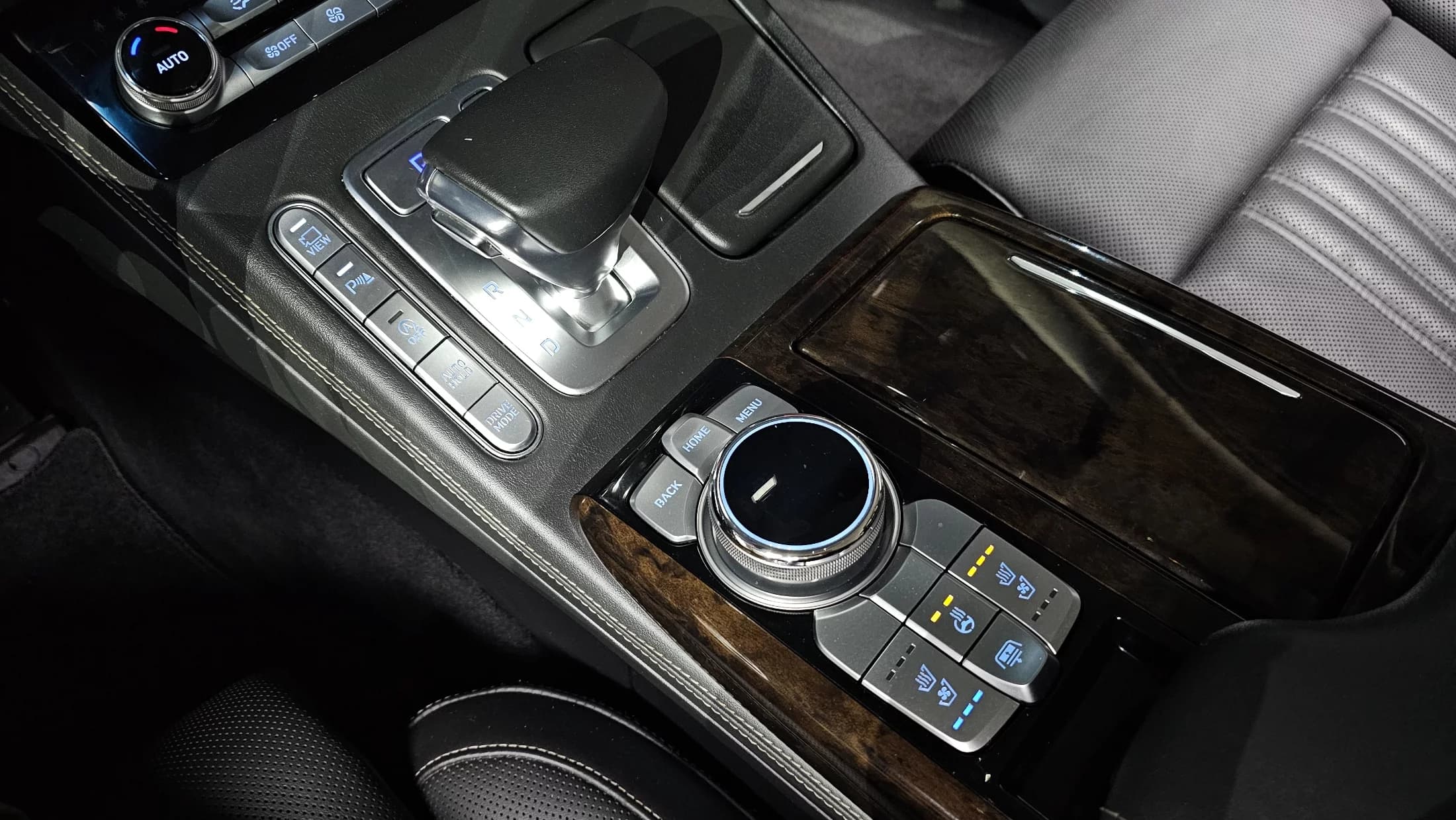 Genesis G90 3.8 AWD Premium Luxury, 2021 г. 78077 км. — фото 9