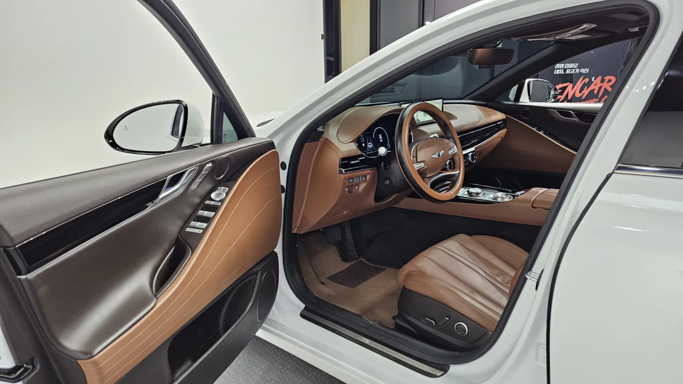 Genesis G80 Gasoline 2.5 Turbo AWD, 2023 г. 55589 км. — фото 10