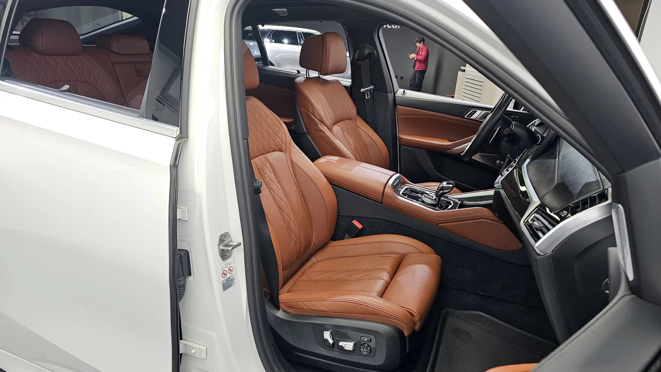 BMW X6 M50i, 2021 г. 73033 км. — фото 12