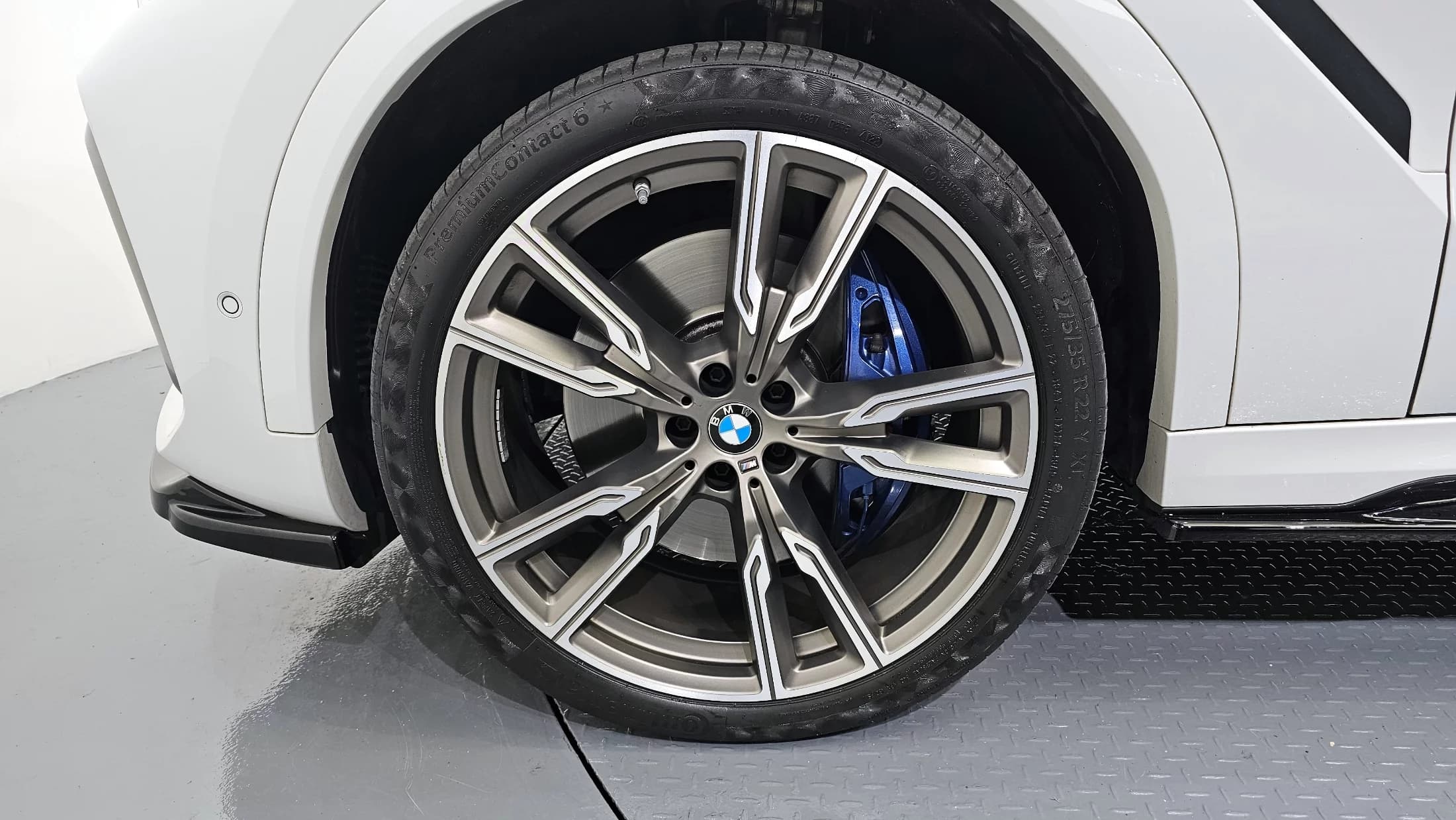 BMW X6 M50i, 2021 г. 73033 км. — фото 5