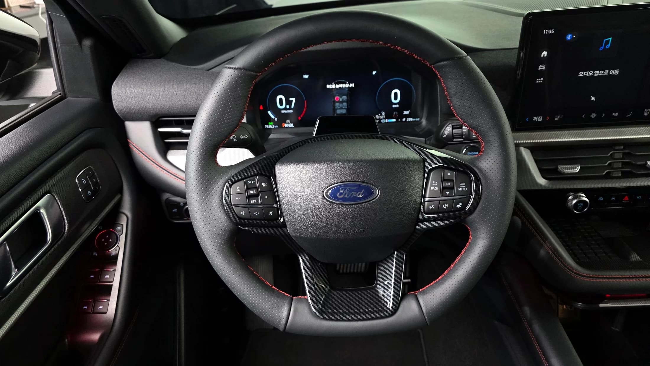 Ford EXPLORER 2.3 ST-Line 4WD, 2025 г. 7438 км. — фото 13