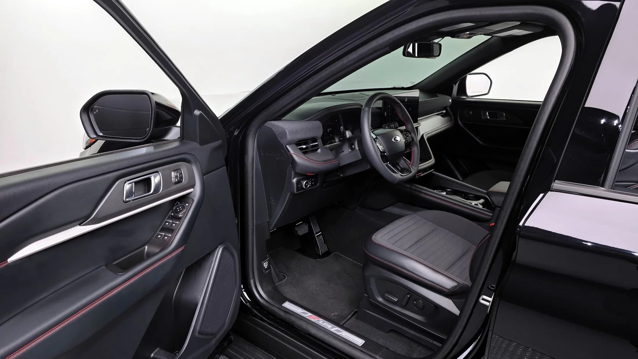 Ford EXPLORER 2.3 ST-Line 4WD, 2025 г. 7438 км. — фото 10