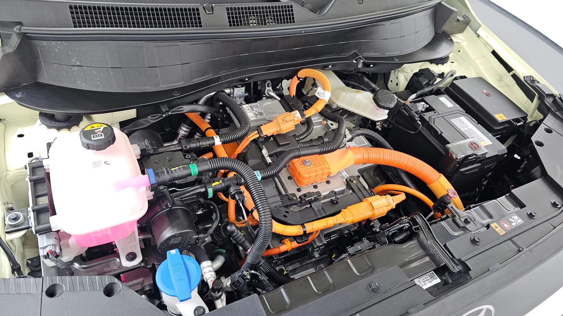 Hyundai Casper Electric Premium, электромобиль, 2025 г. 14880 км. — фото 6