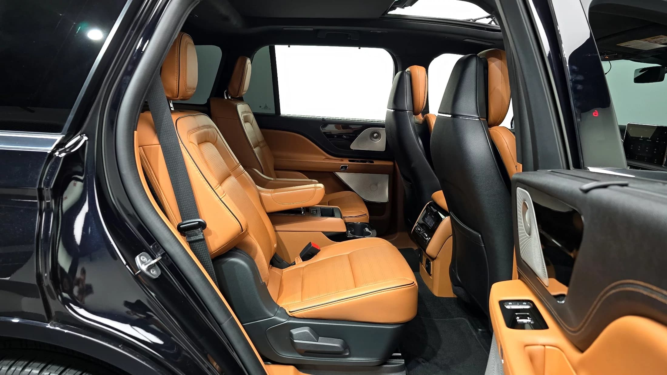 Lincoln AVIATOR 3.0 Black Label AWD, 2021 г. 77884 км. — фото 12