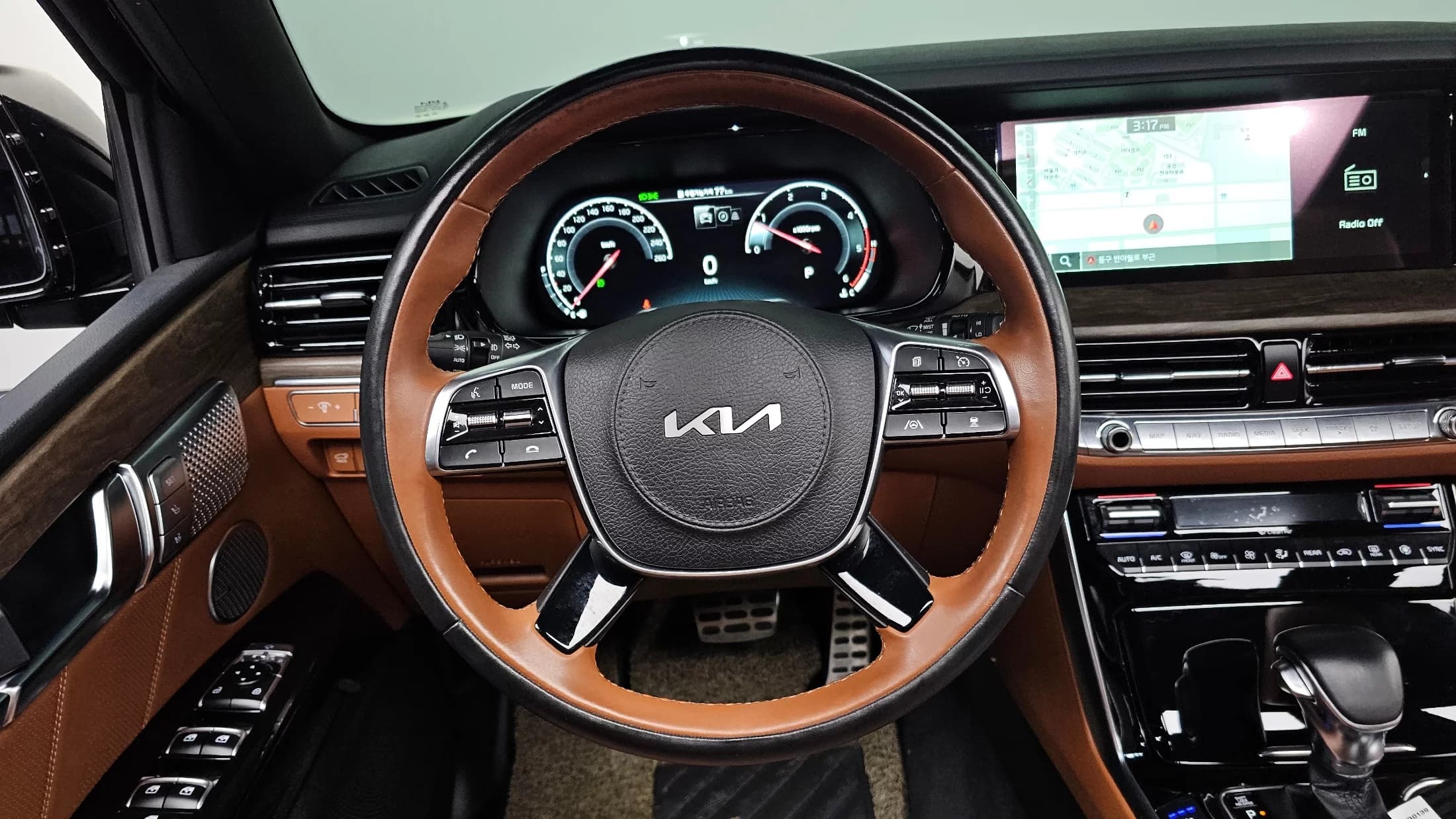 Kia Mohave Diesel 3.0 4WD 6-Seater Masters, 2022 г. 92480 км. — фото 13