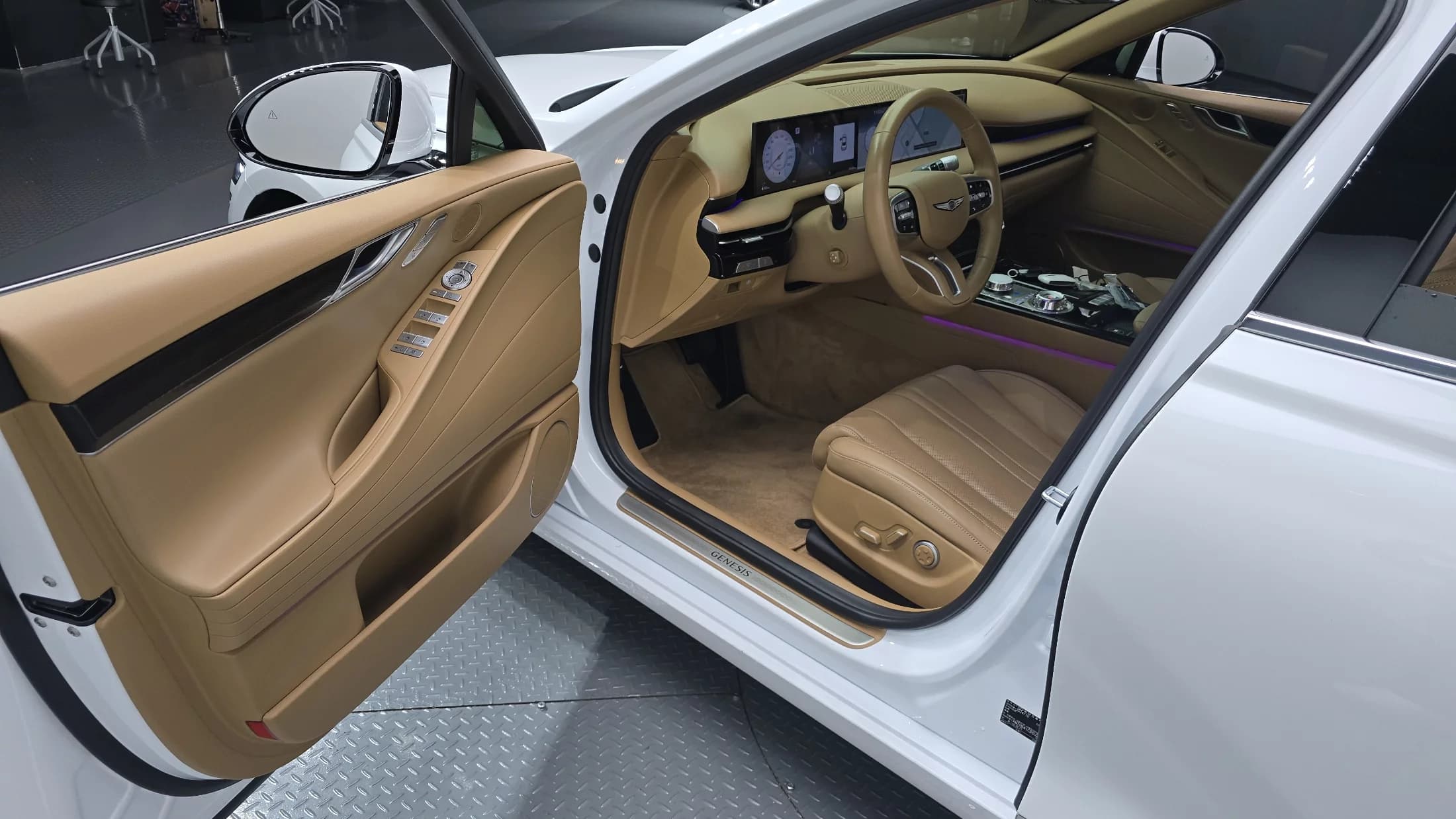 Genesis G80 Gasoline 2.5 Turbo 2WD, 2024 г. 10495 км. — фото 11
