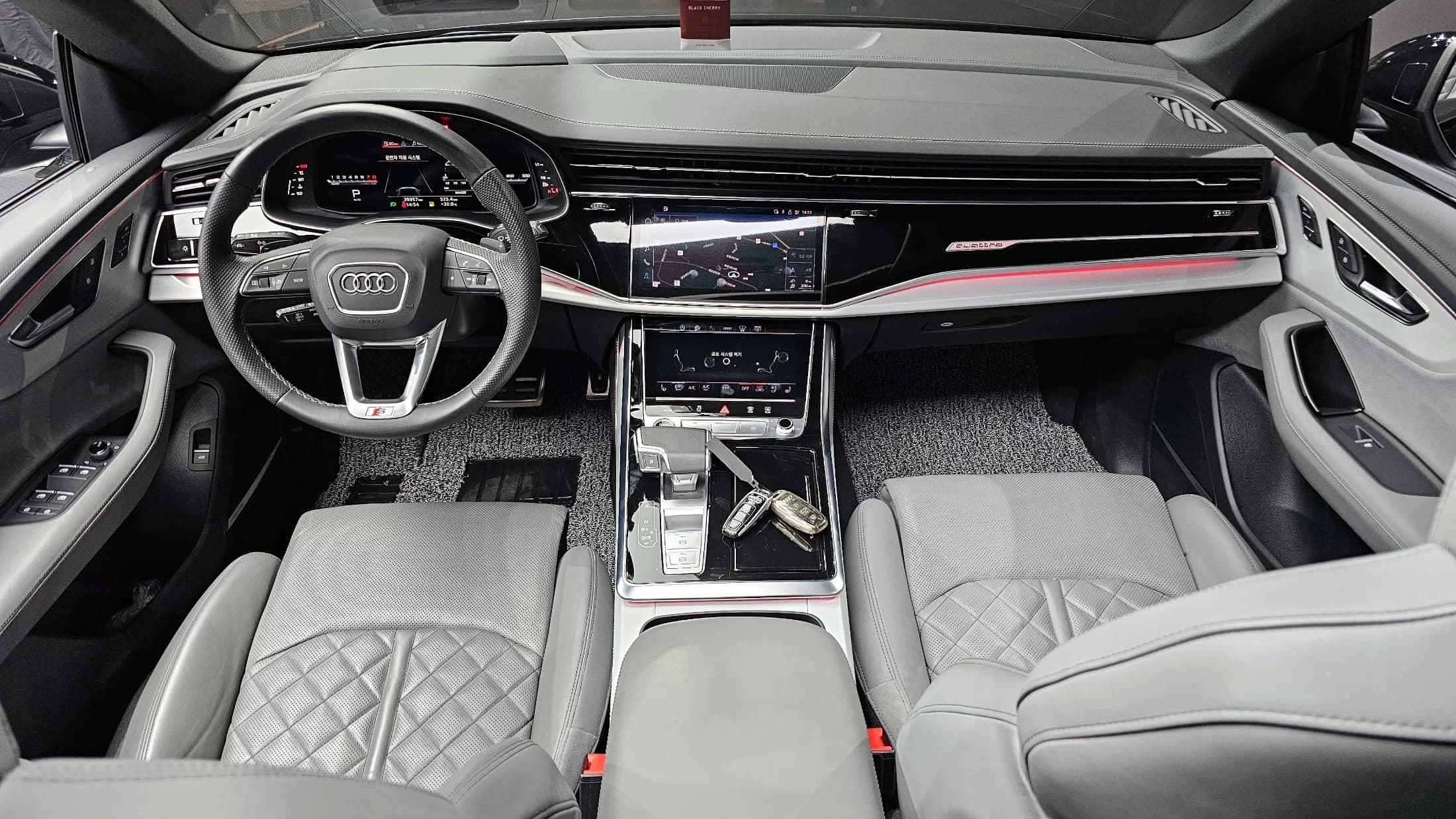 Audi Q8 55 TFSI Quattro Premium, 2023 г. 40091 км. — фото 7