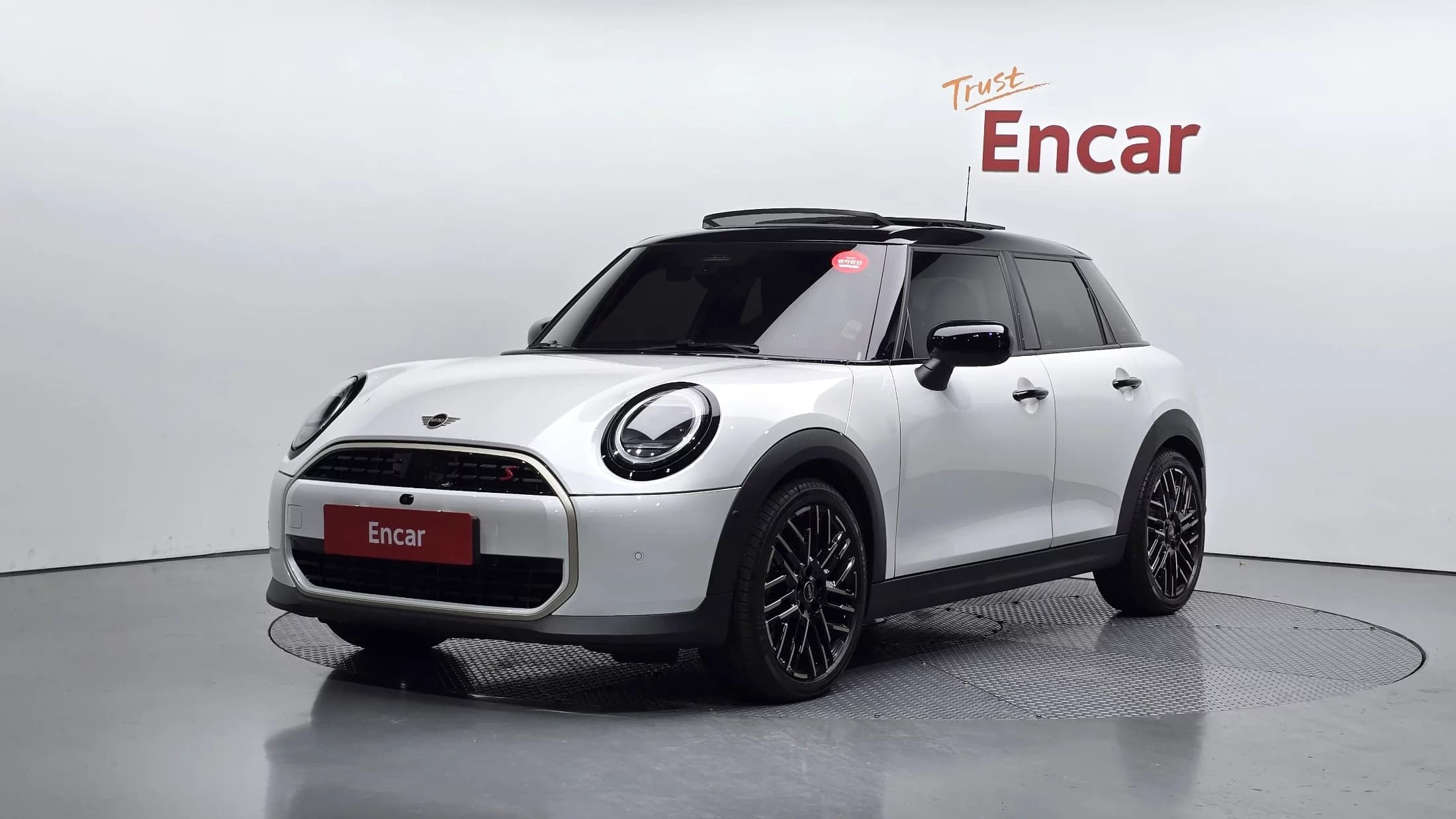 MINI Cooper 5 Door Favoured, 2024 г. 3854 км.