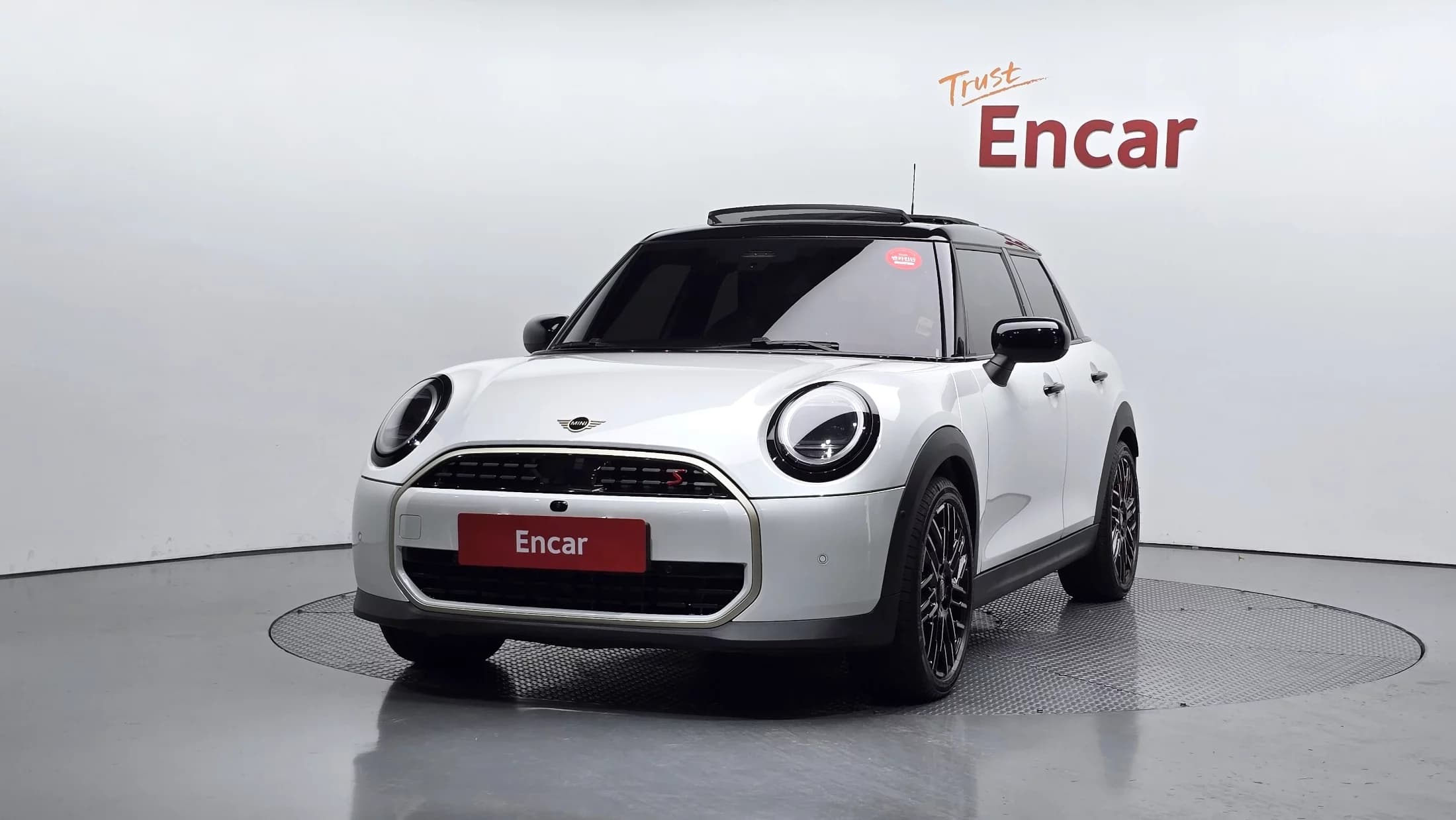 MINI Cooper 5 Door Favoured, 2024 г. 3854 км. — фото 3