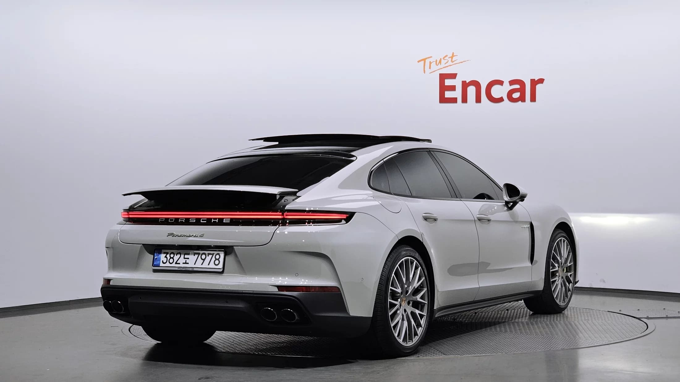 Porsche PANAMERA 2.9 AWD E-Hybrid, гибрид, 2024 г. 2069 км. — фото 2